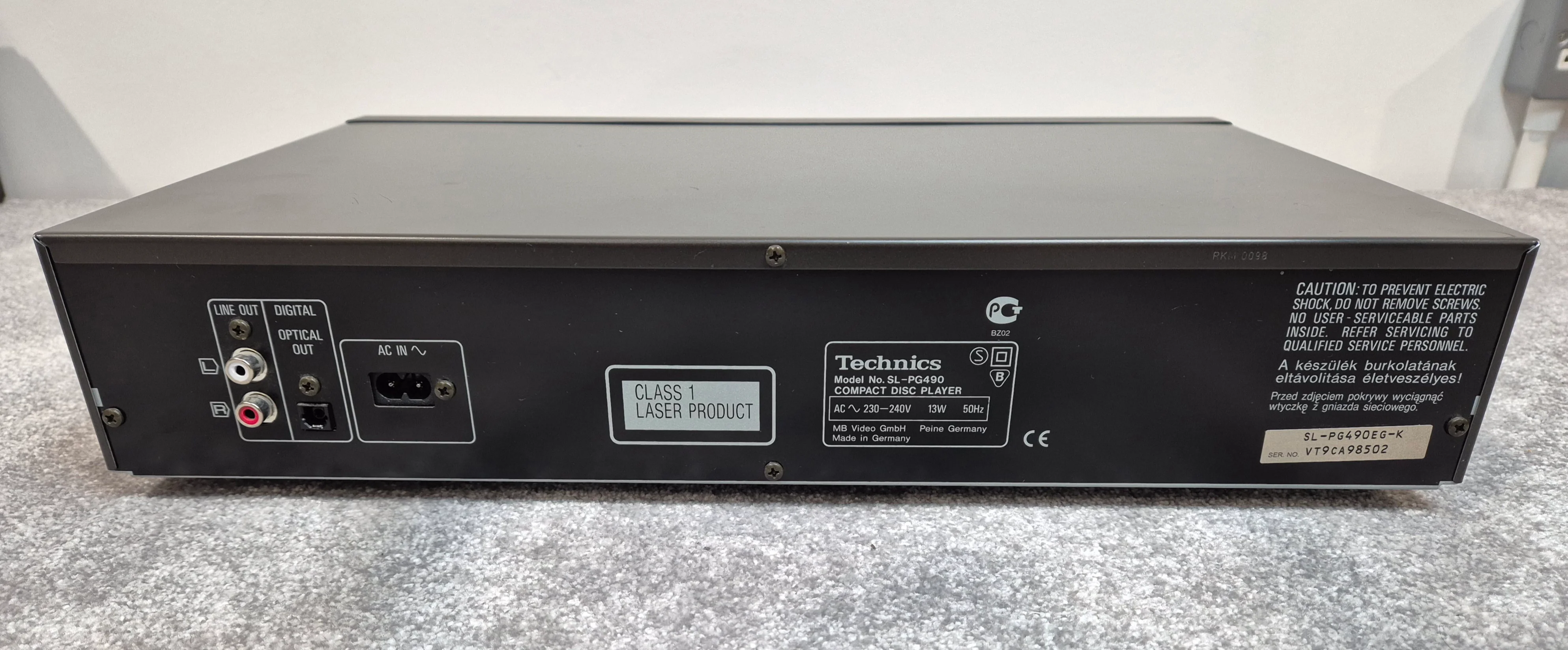 Technics SL-PG490 CD Player - Black - Stereo Hi-Fi CD Player - Image 3