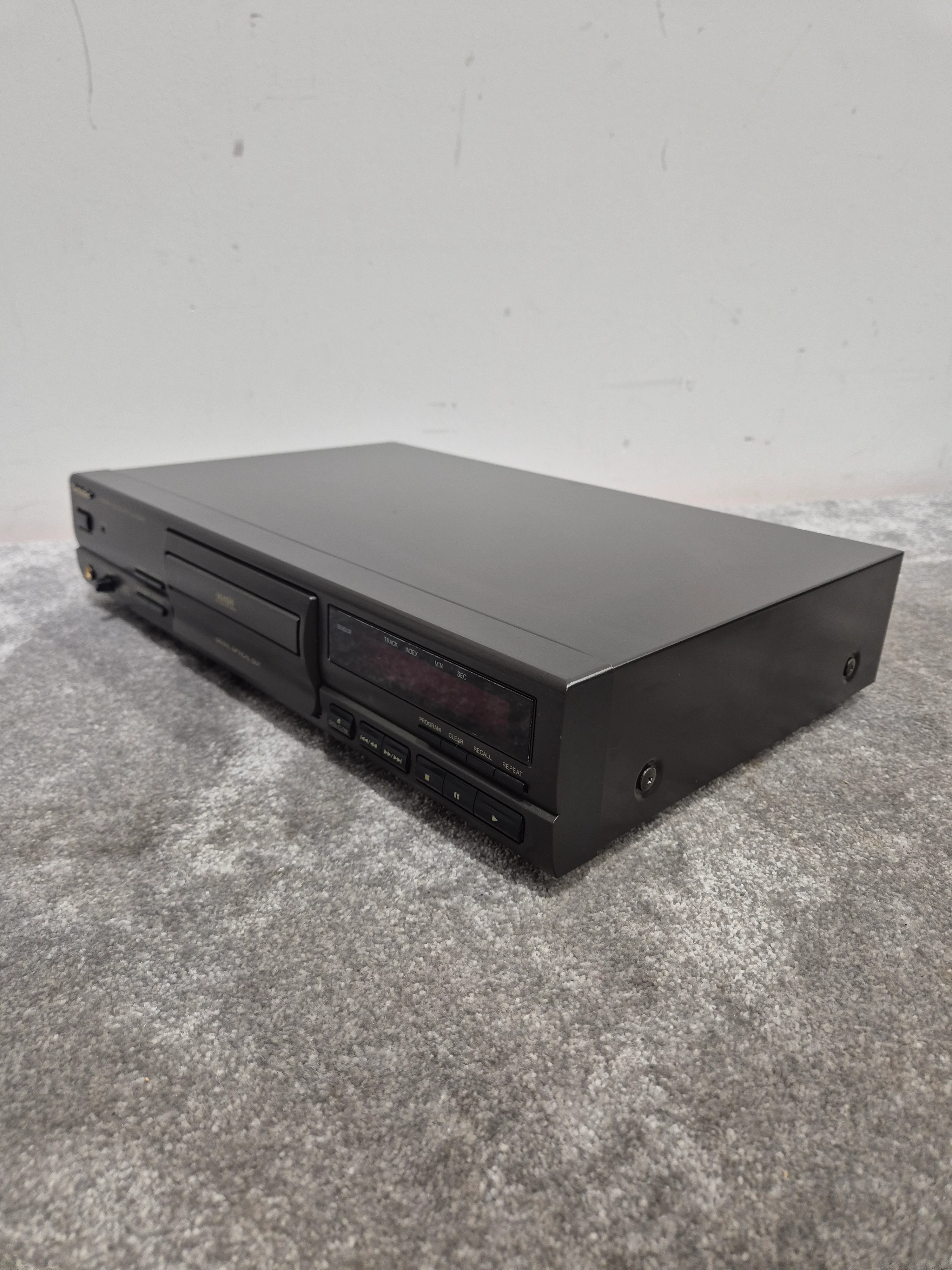 Technics SL-PG490 - CD Player - Spares or Repair - Image 10