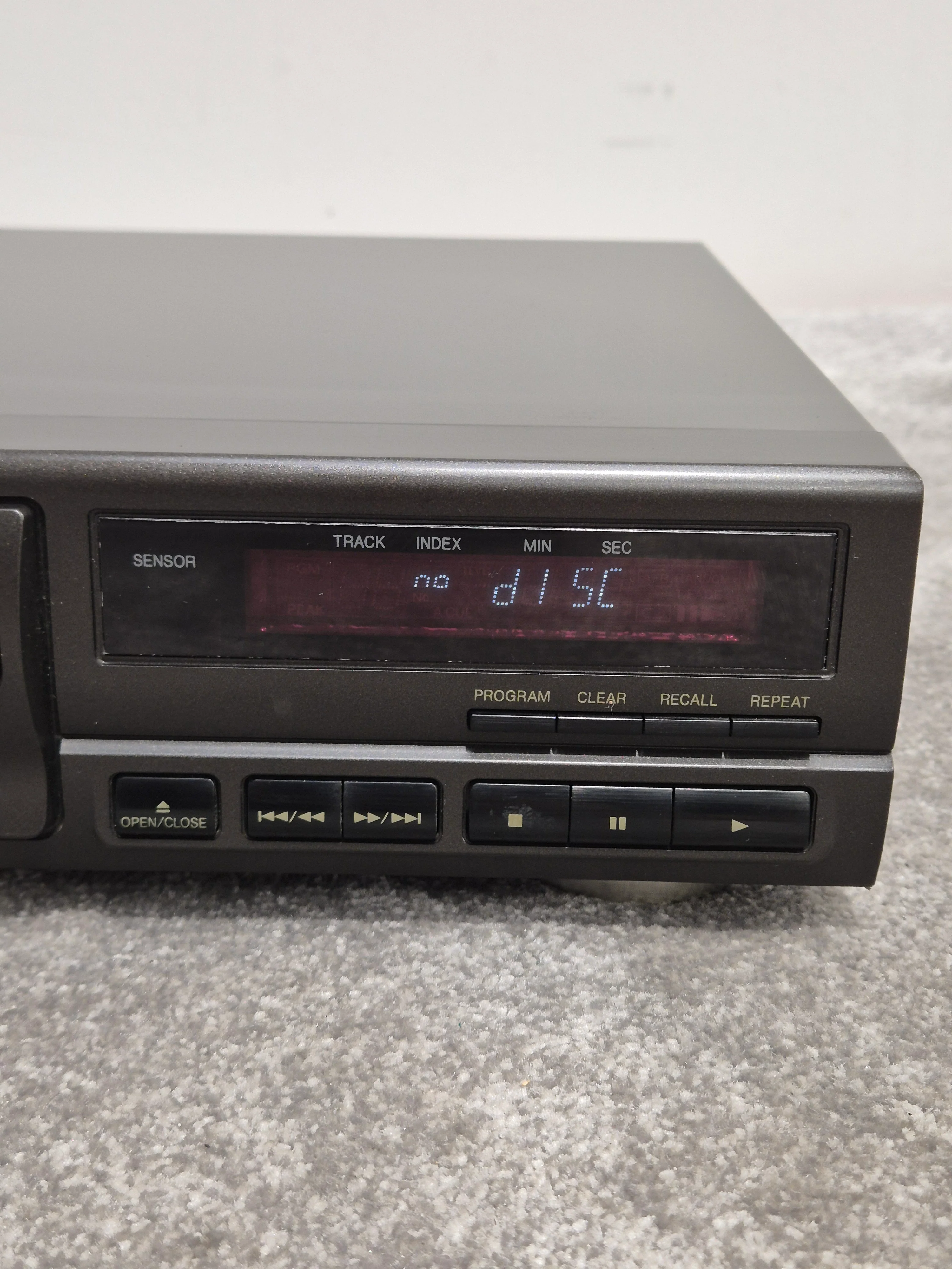 Technics SL-PG490 - CD Player - Spares or Repair - Image 4