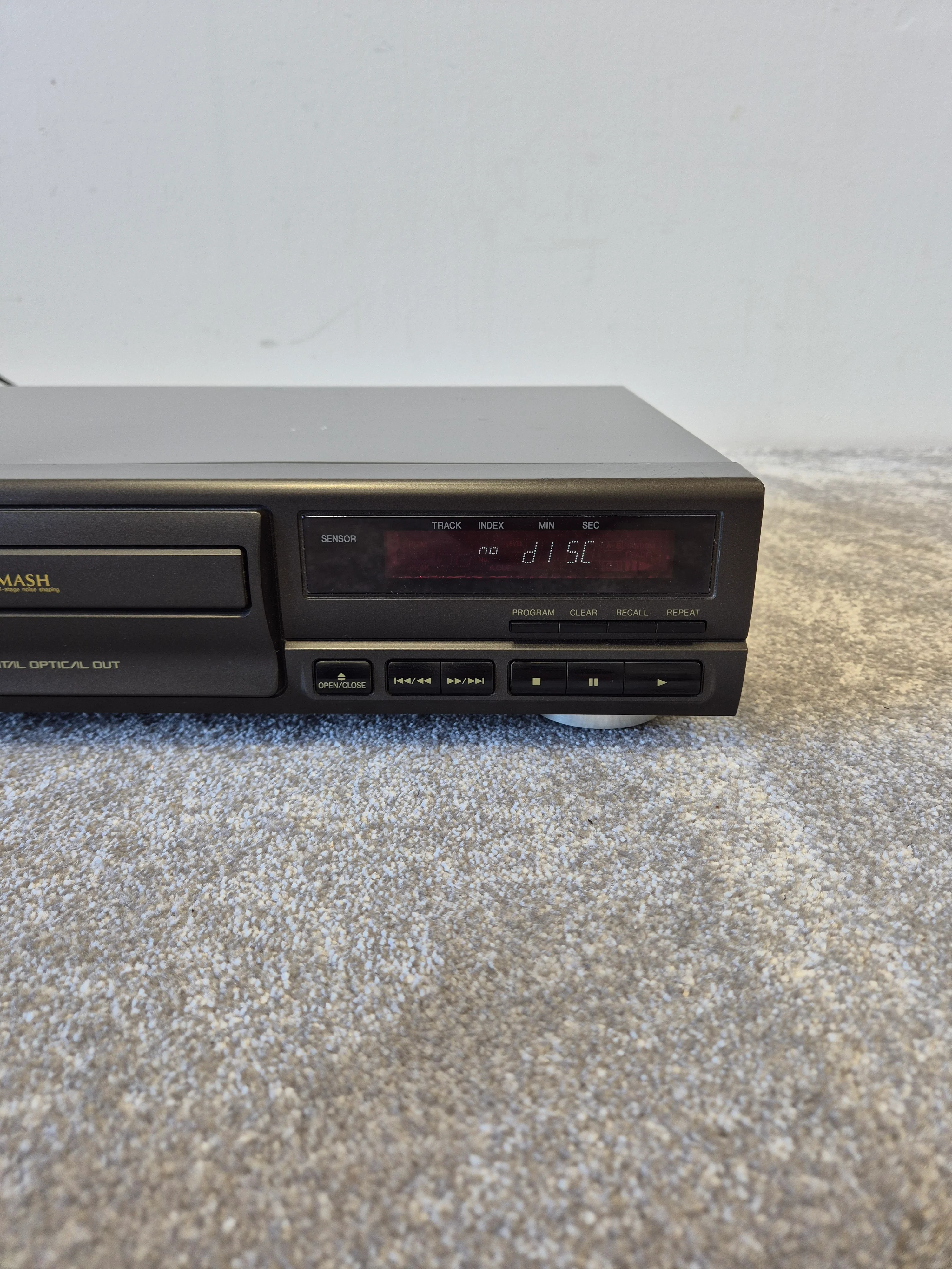 Technics SL-PG490 - Stereo Hi-Fi CD Player - Black - Image 2