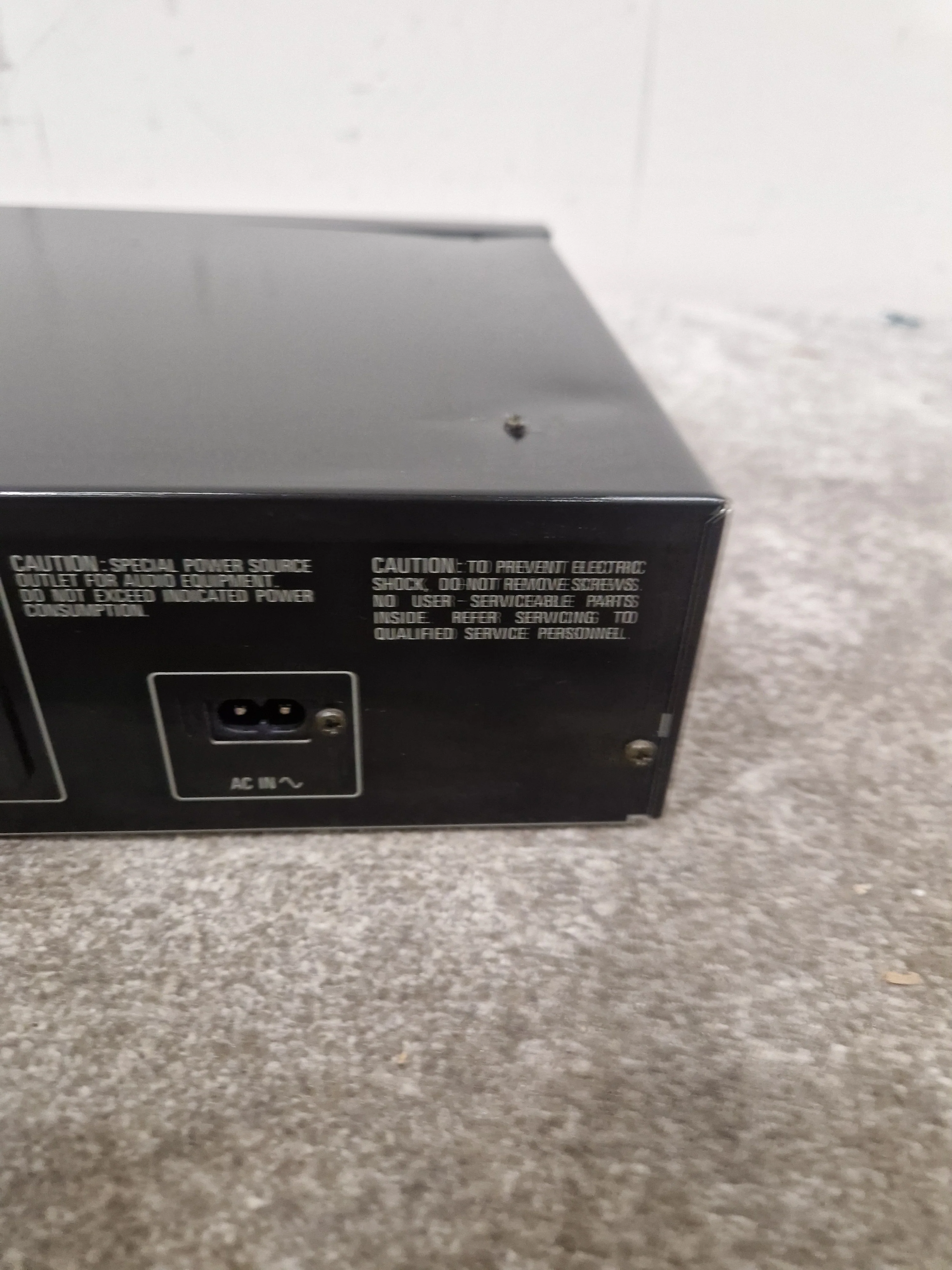 Technics SL-PJ28A CD Player - Manual Disc Tray - Fair - Image 3