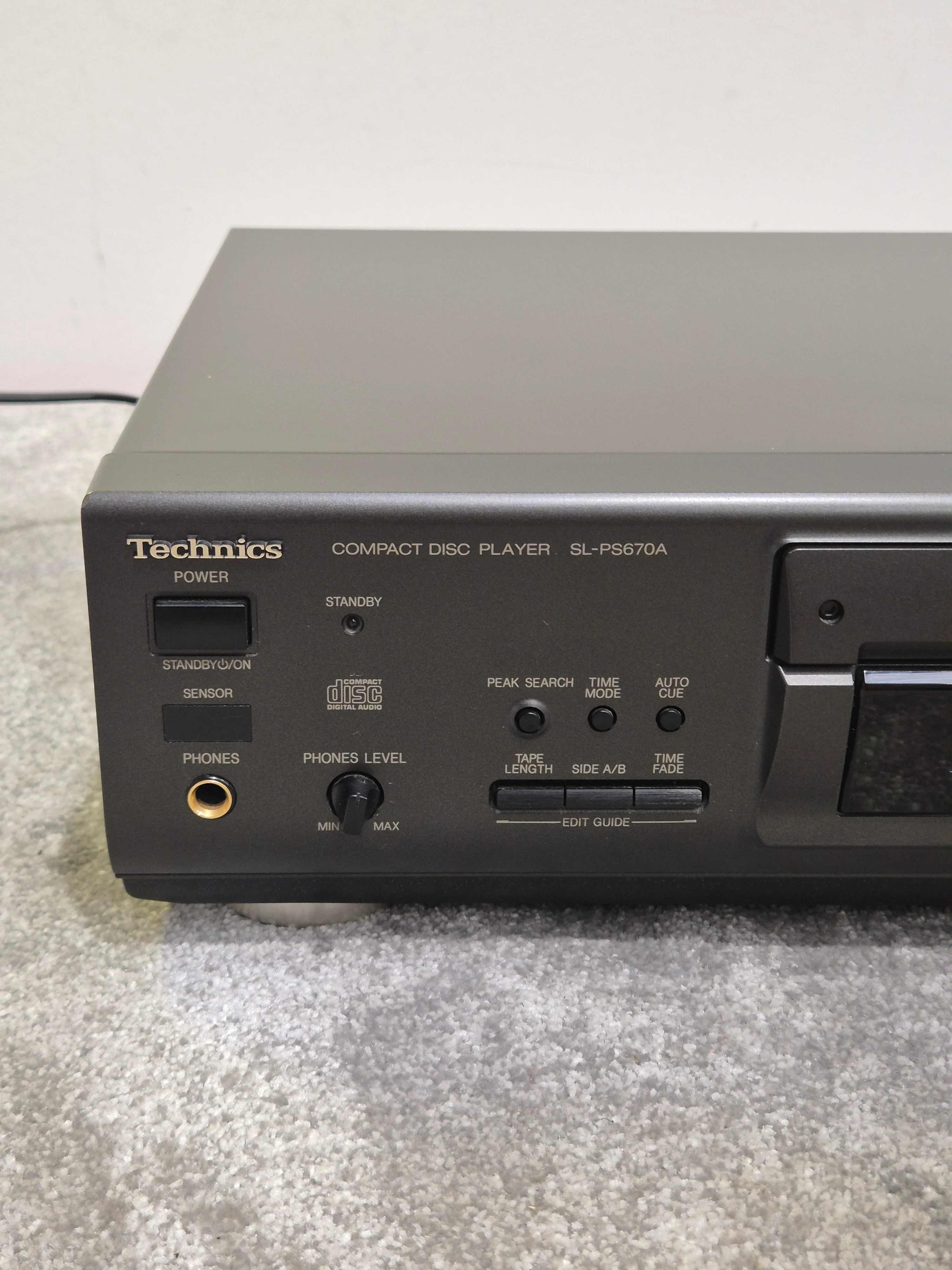Technics SL-PS670A - High Fidelity CD Player - Excellent - Image 2