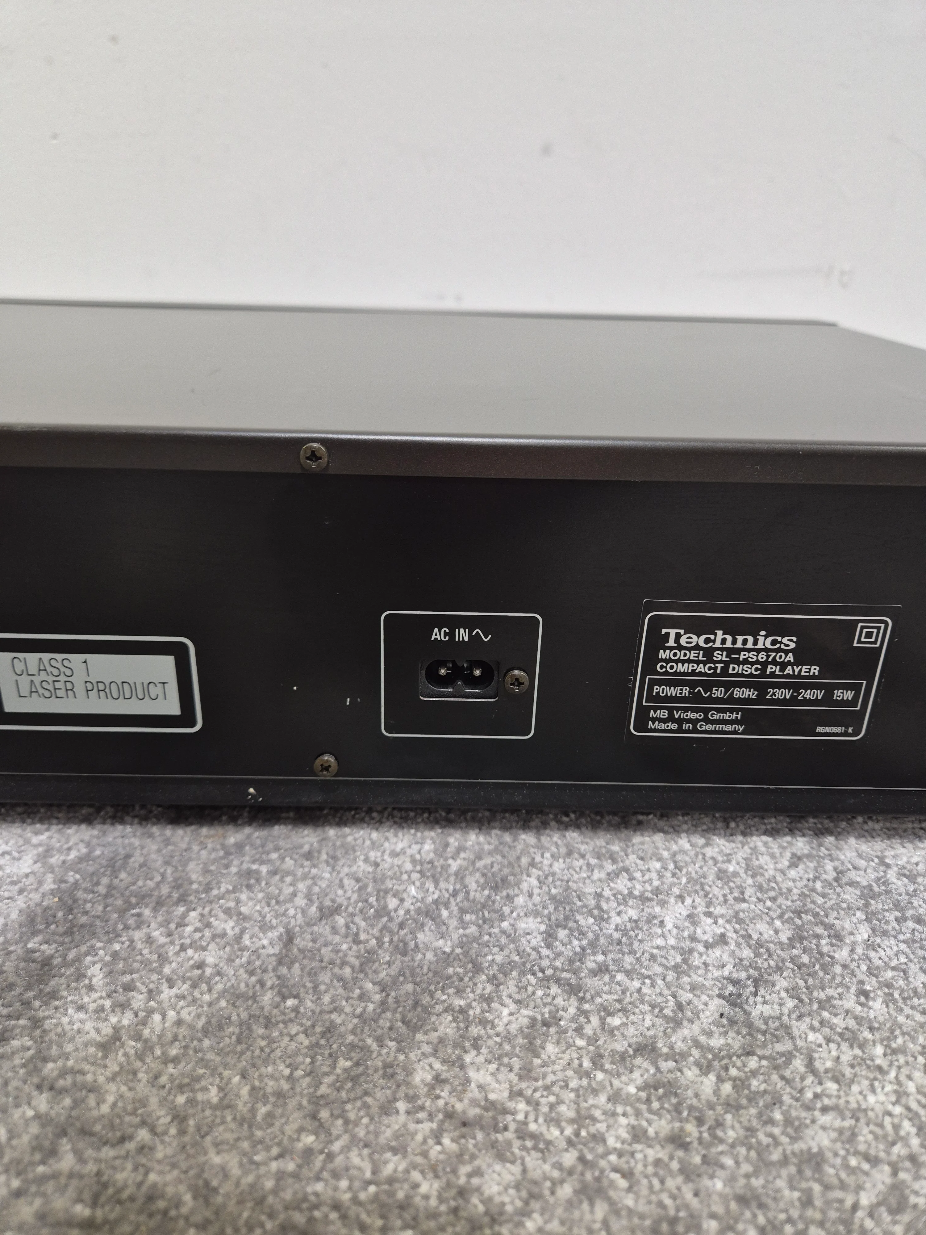 Technics SL-PS670A - High Fidelity CD Player - Excellent - Image 9