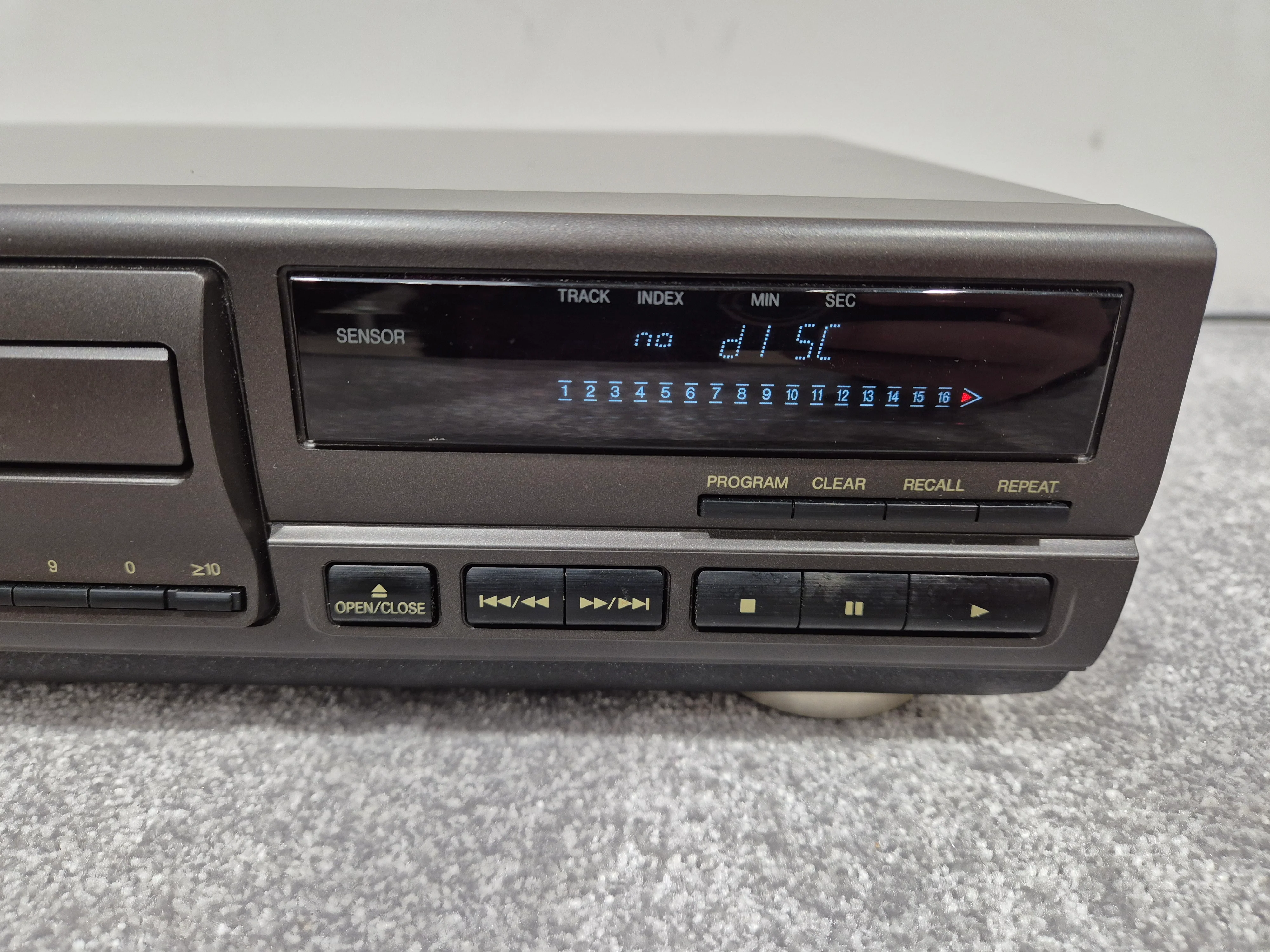 Technics SL-PG580A - 1990's Stereo Compact Disc Player - Image 2