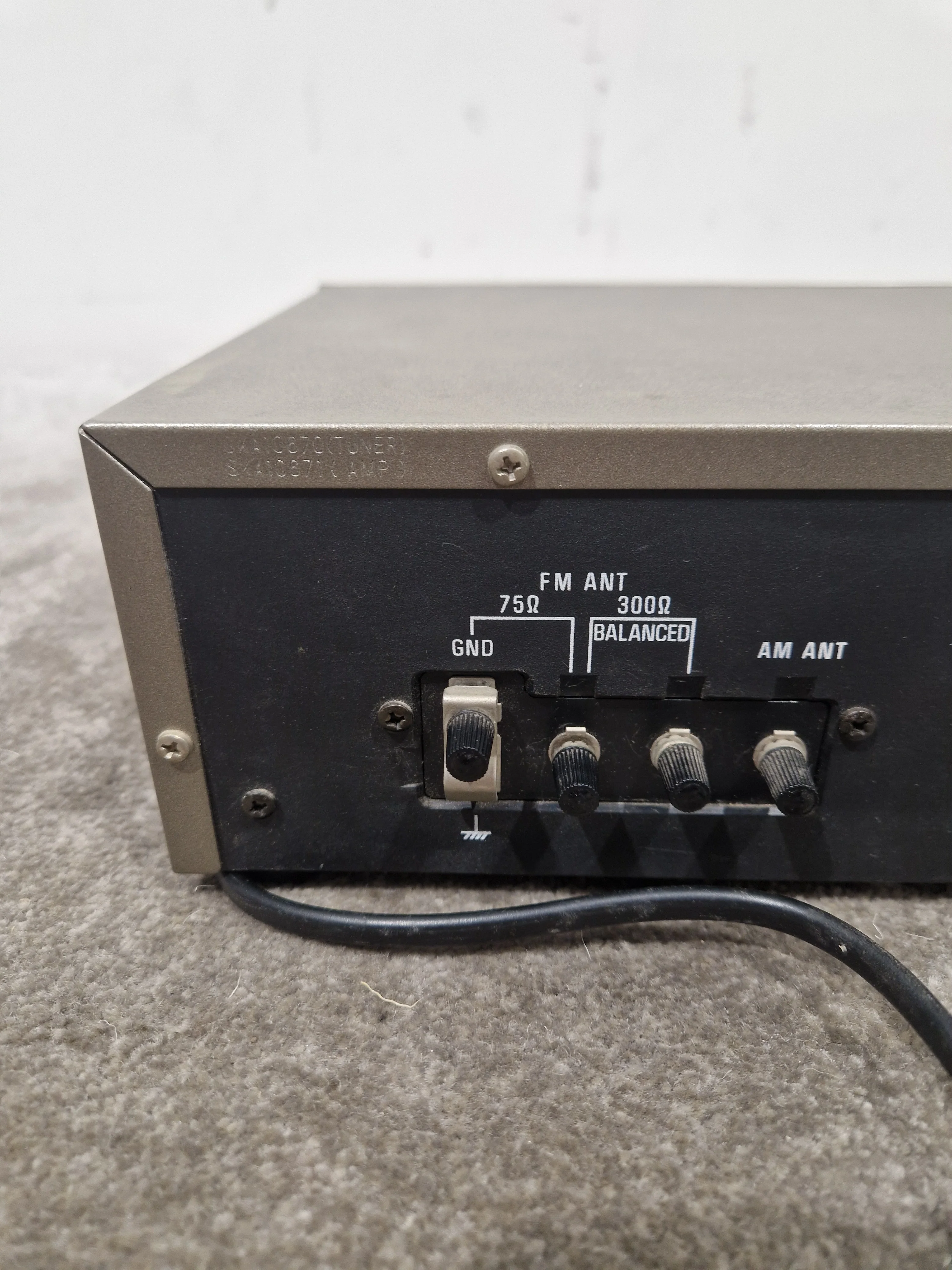 Technics ST-8011L Tuner - Analog Precision - Very Good w/ Original Box & Power Cable - Image 10