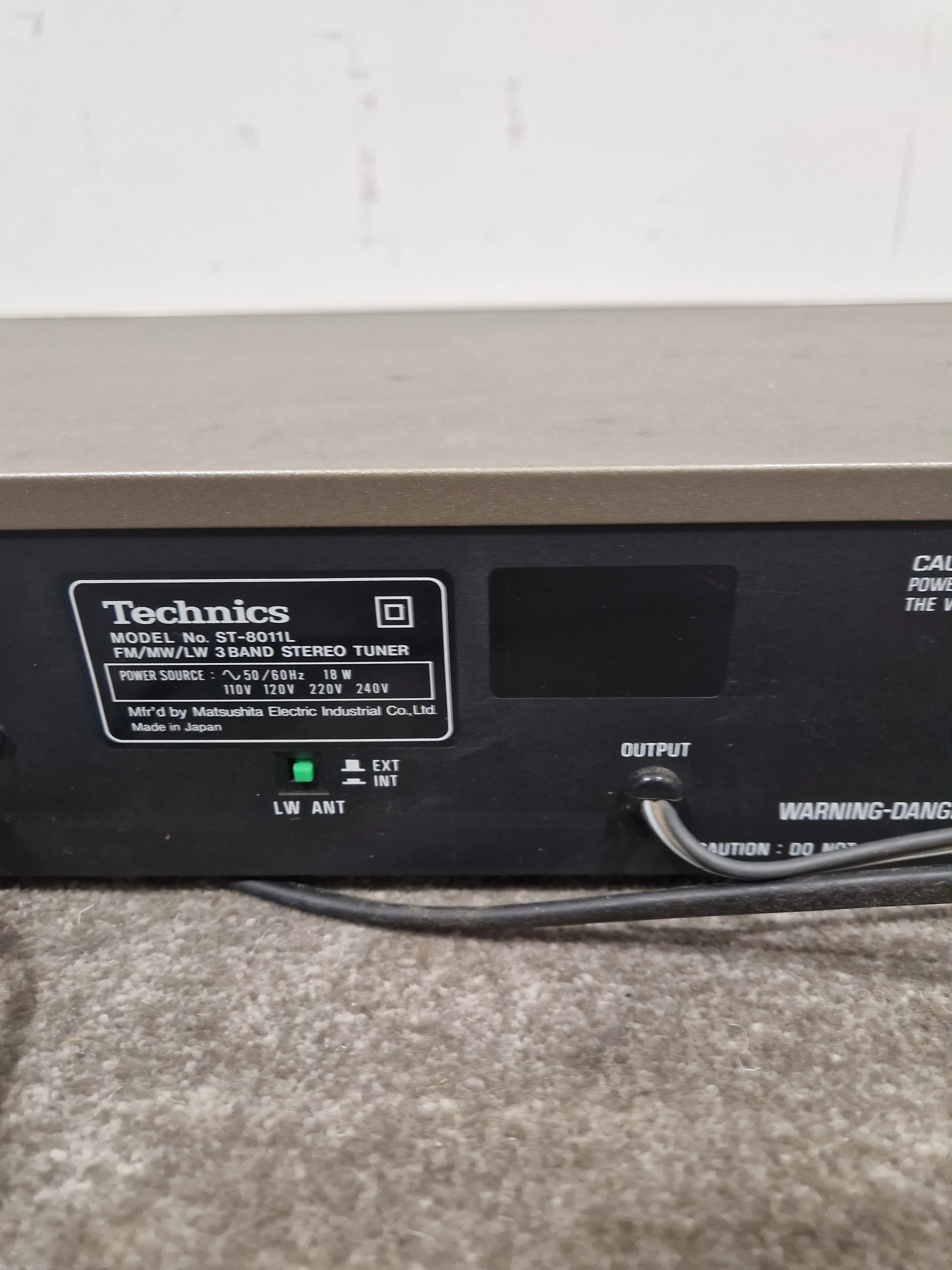 Technics ST-8011L Tuner - Analog Precision - Very Good w/ Original Box & Power Cable - Image 11