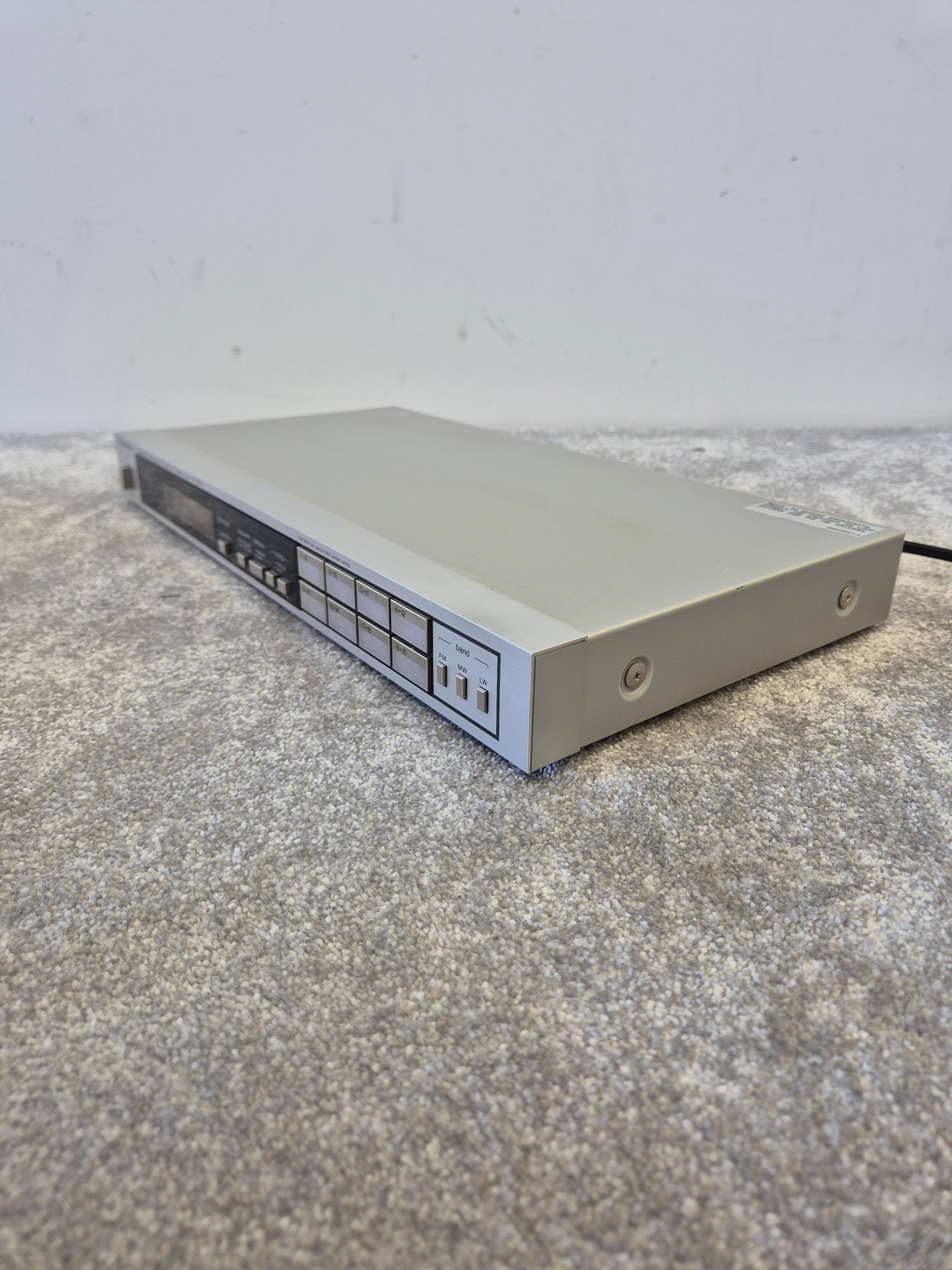 Technics ST-Z55L Quartz Synthesizer FM/MW/LW Stereo Tuner - Vintage Precision Tuning - Very Good w/ Original Box - Image 11