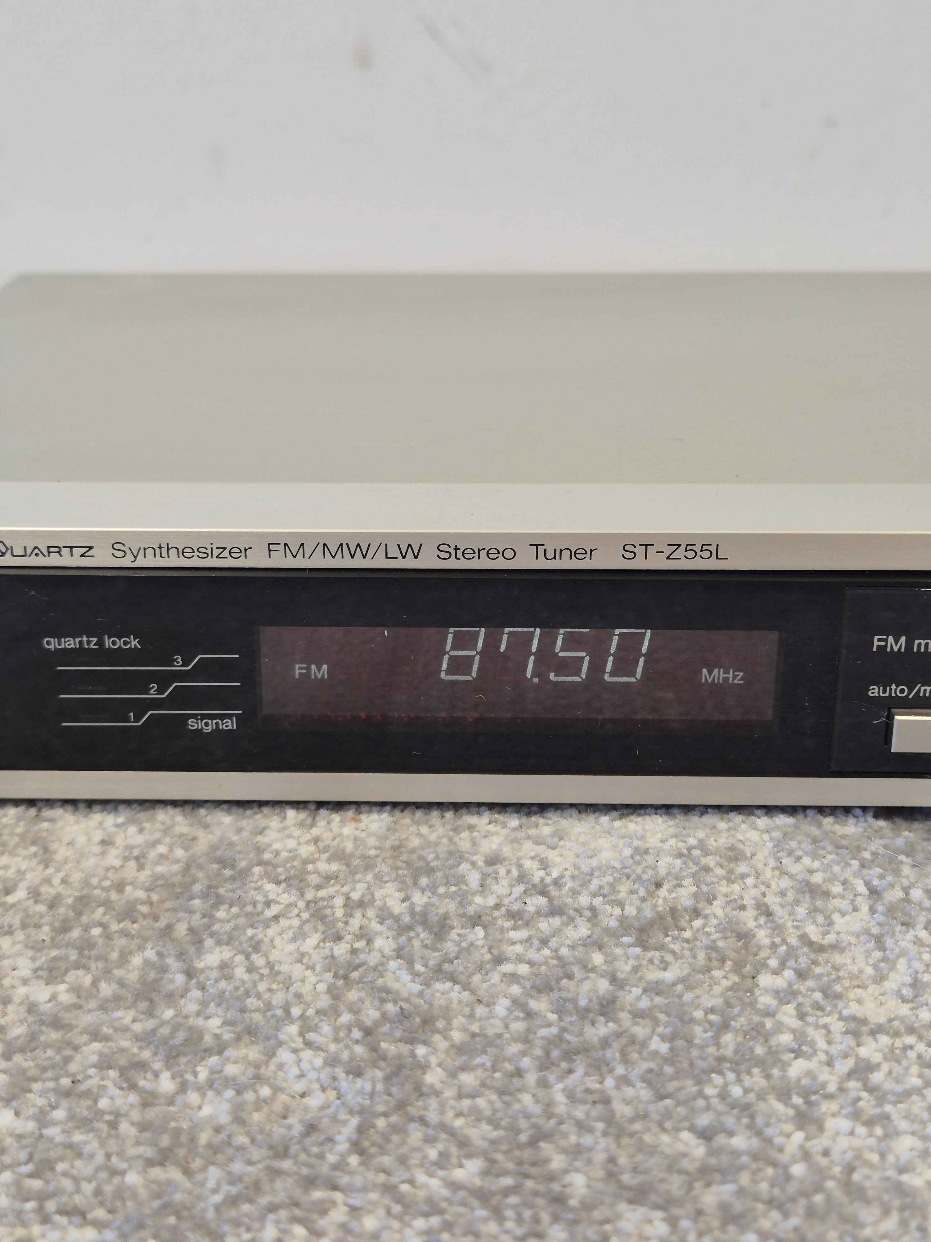 Technics ST-Z55L Quartz Synthesizer FM/MW/LW Stereo Tuner - Vintage Precision Tuning - Very Good w/ Original Box - Image 3