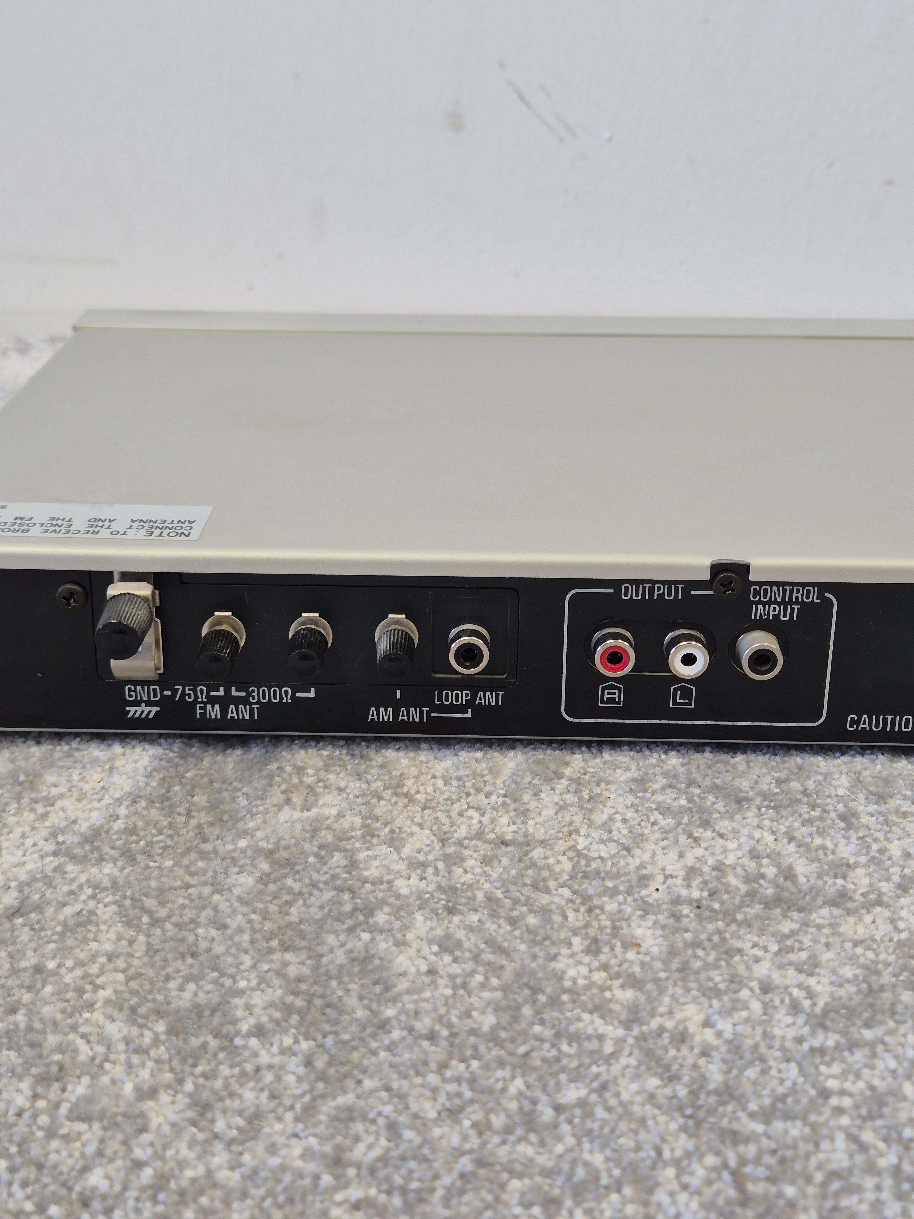 Technics ST-Z55L Quartz Synthesizer FM/MW/LW Stereo Tuner - Vintage Precision Tuning - Very Good w/ Original Box - Image 9