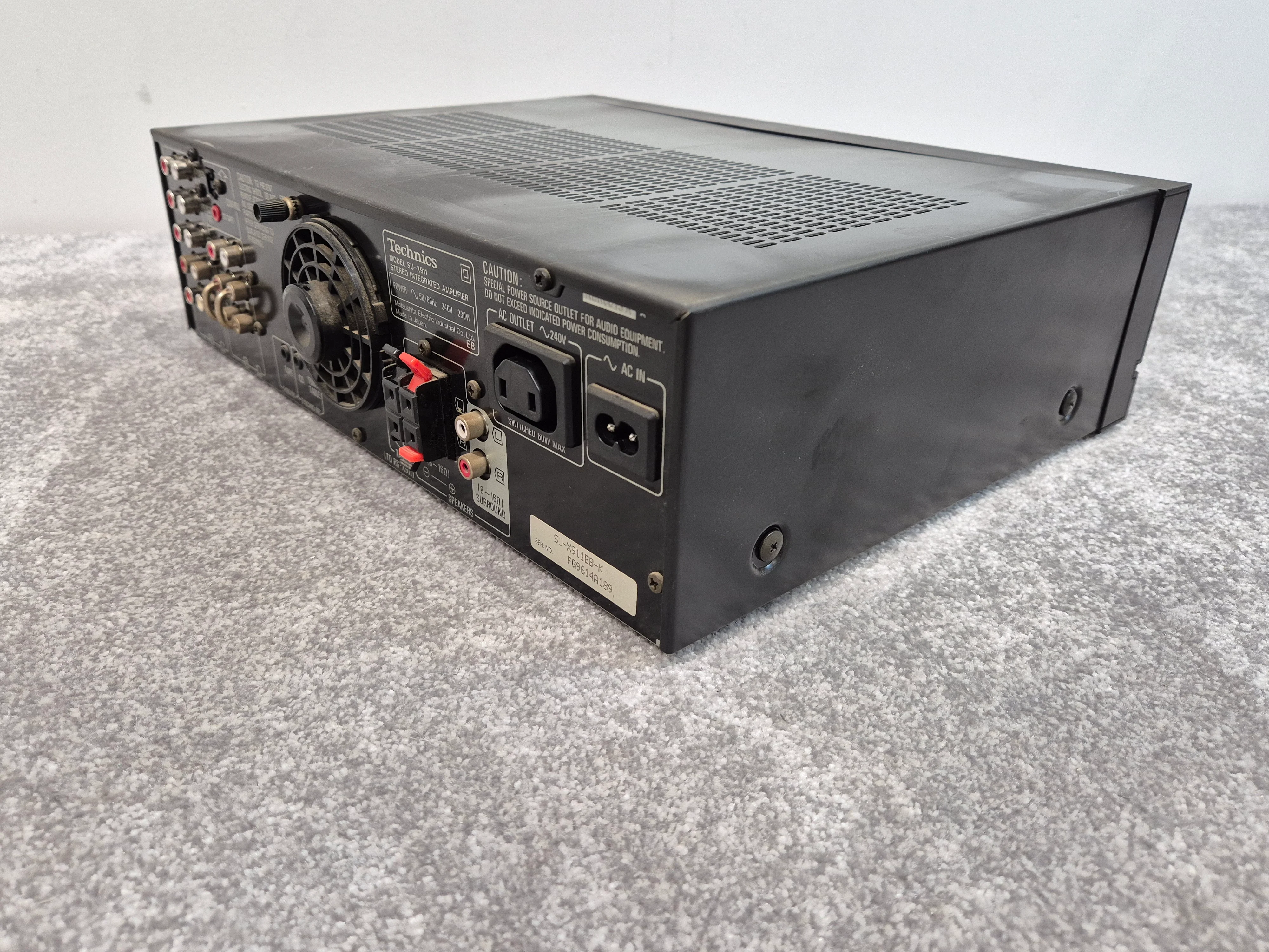 Technics SU-X911 - Stereo Integrated Amplifier w/ Remote Control - Image 3