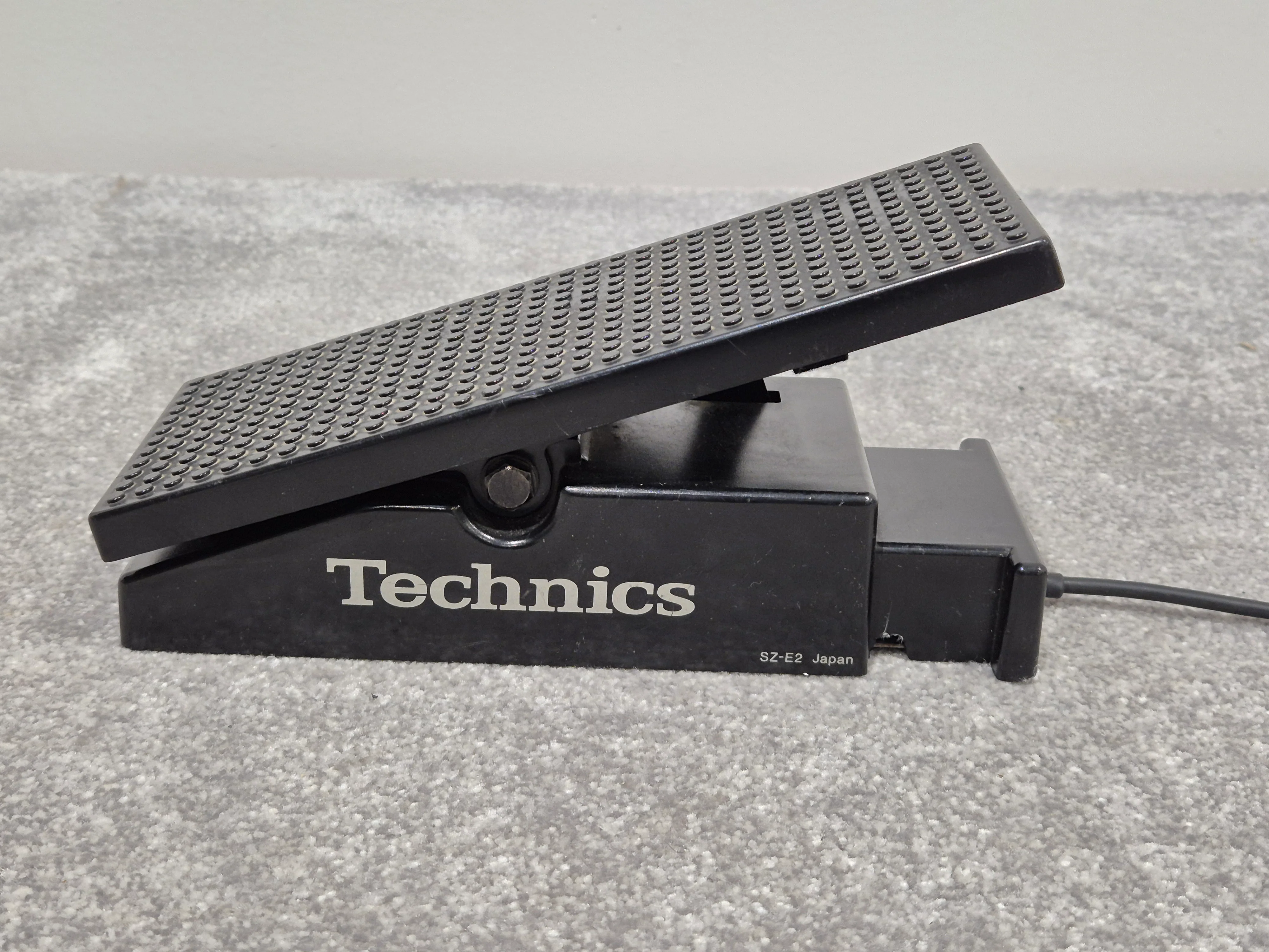 Technics SZ-E2 - Volume Expression Control Pedal - Image 2