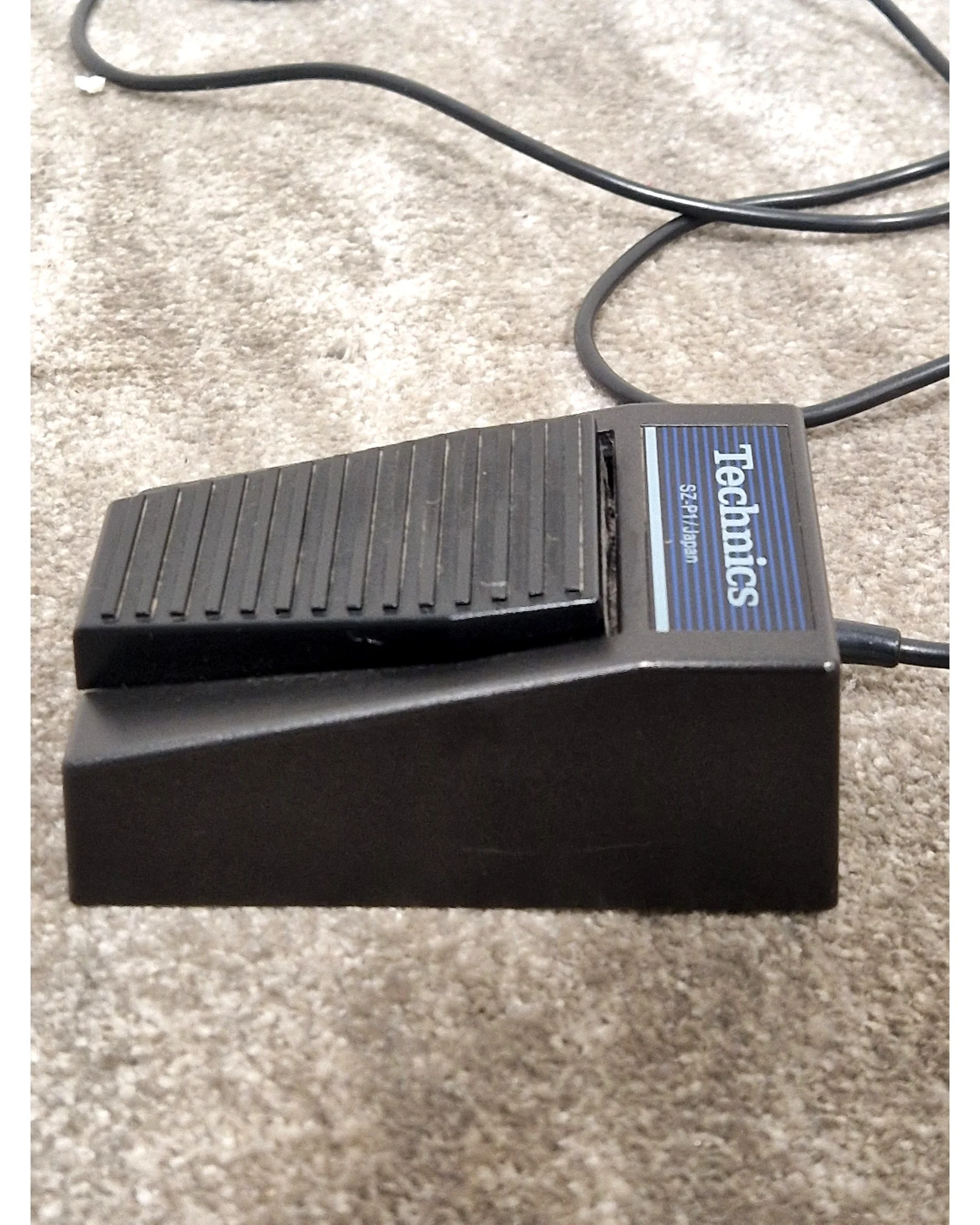 Technics SZ-P1 Sustain Pedal - Black – Sustain Pedal - Excellent - Image 5