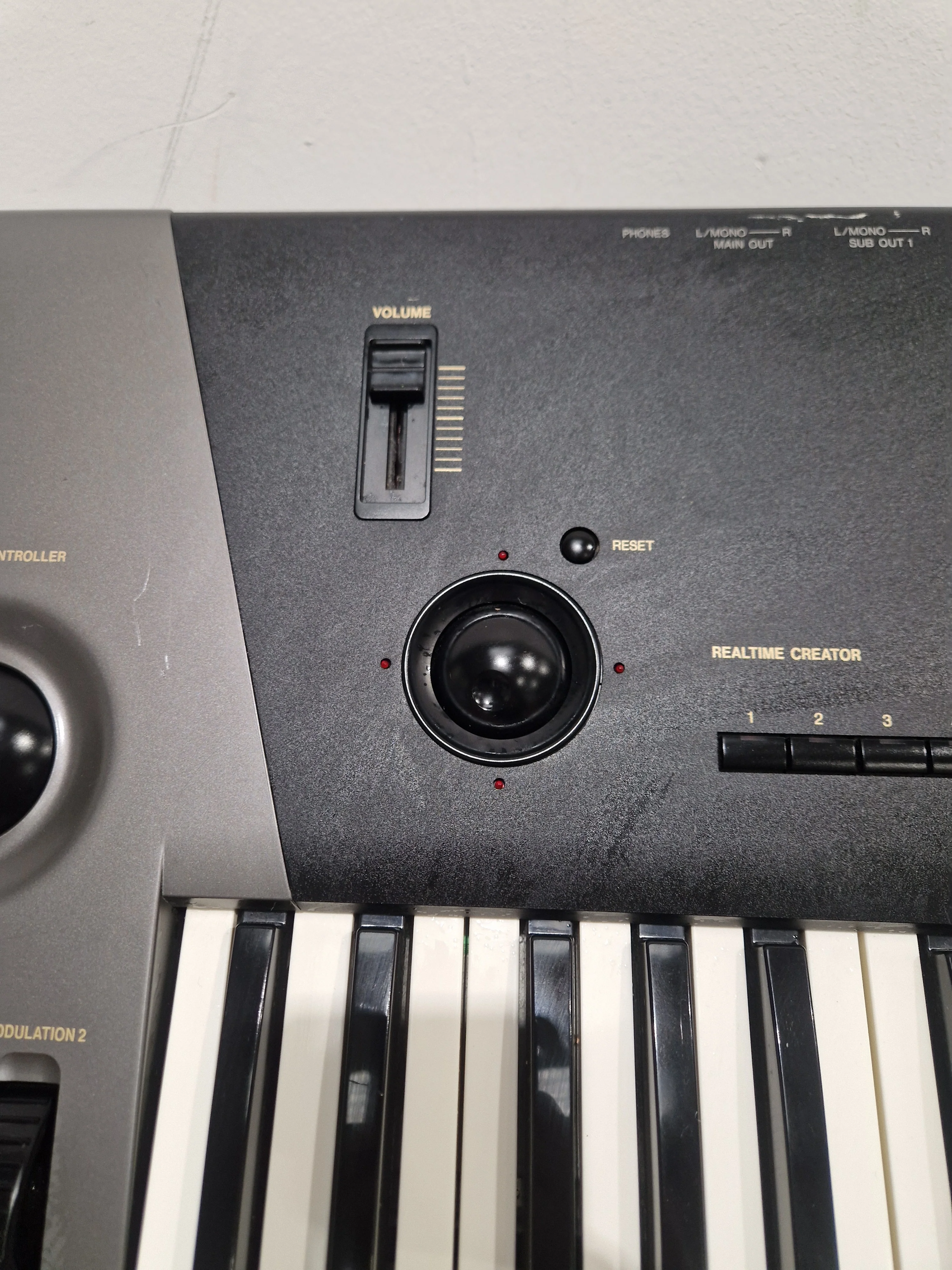 Technics WSA1 - Digital Piano/Synthesizer - Black - Good w/ Power Cable - Image 6