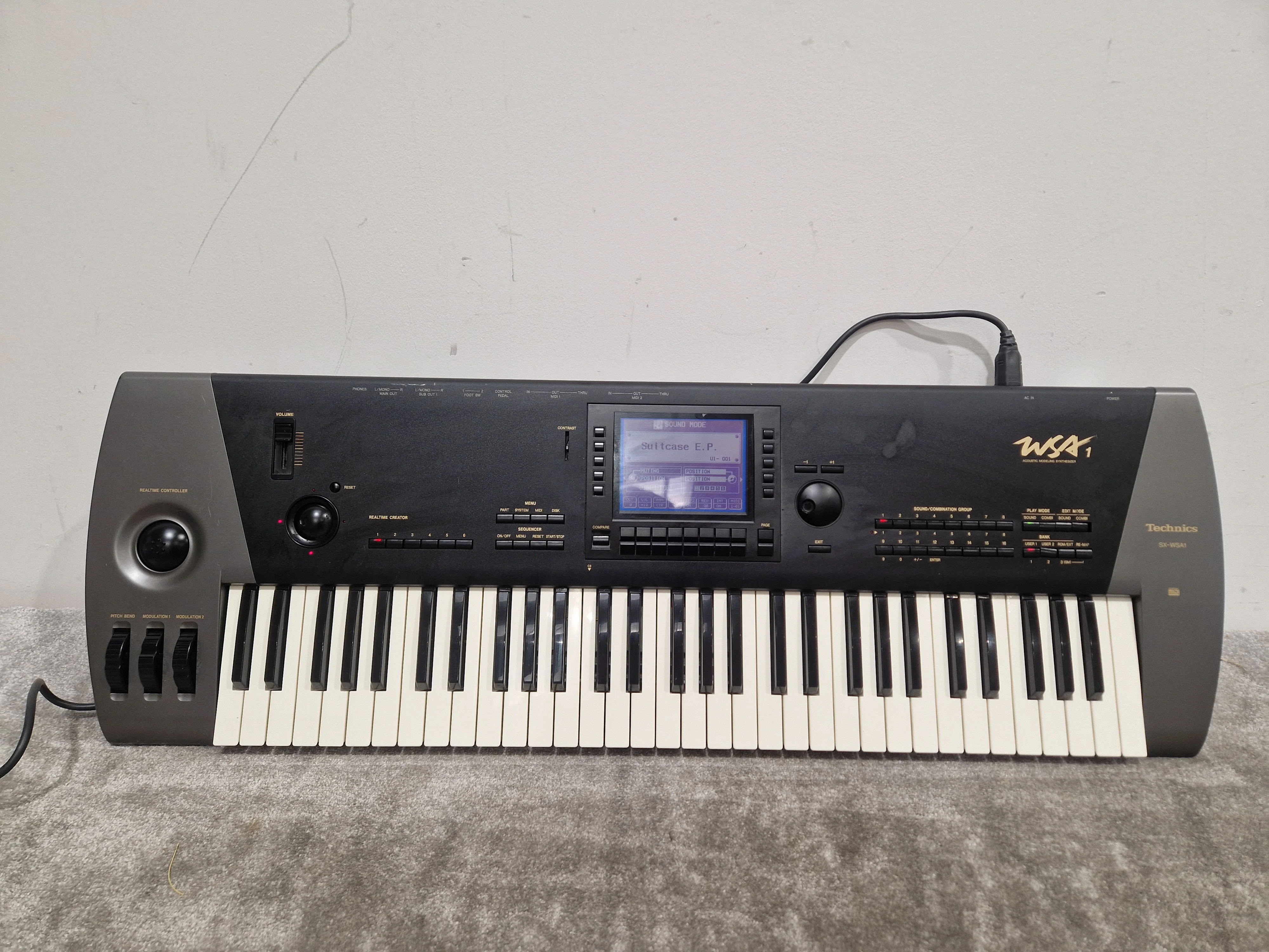 Technics WSA1 - Digital Piano/Synthesizer - Black - Good w/ Power Cable - Image 7