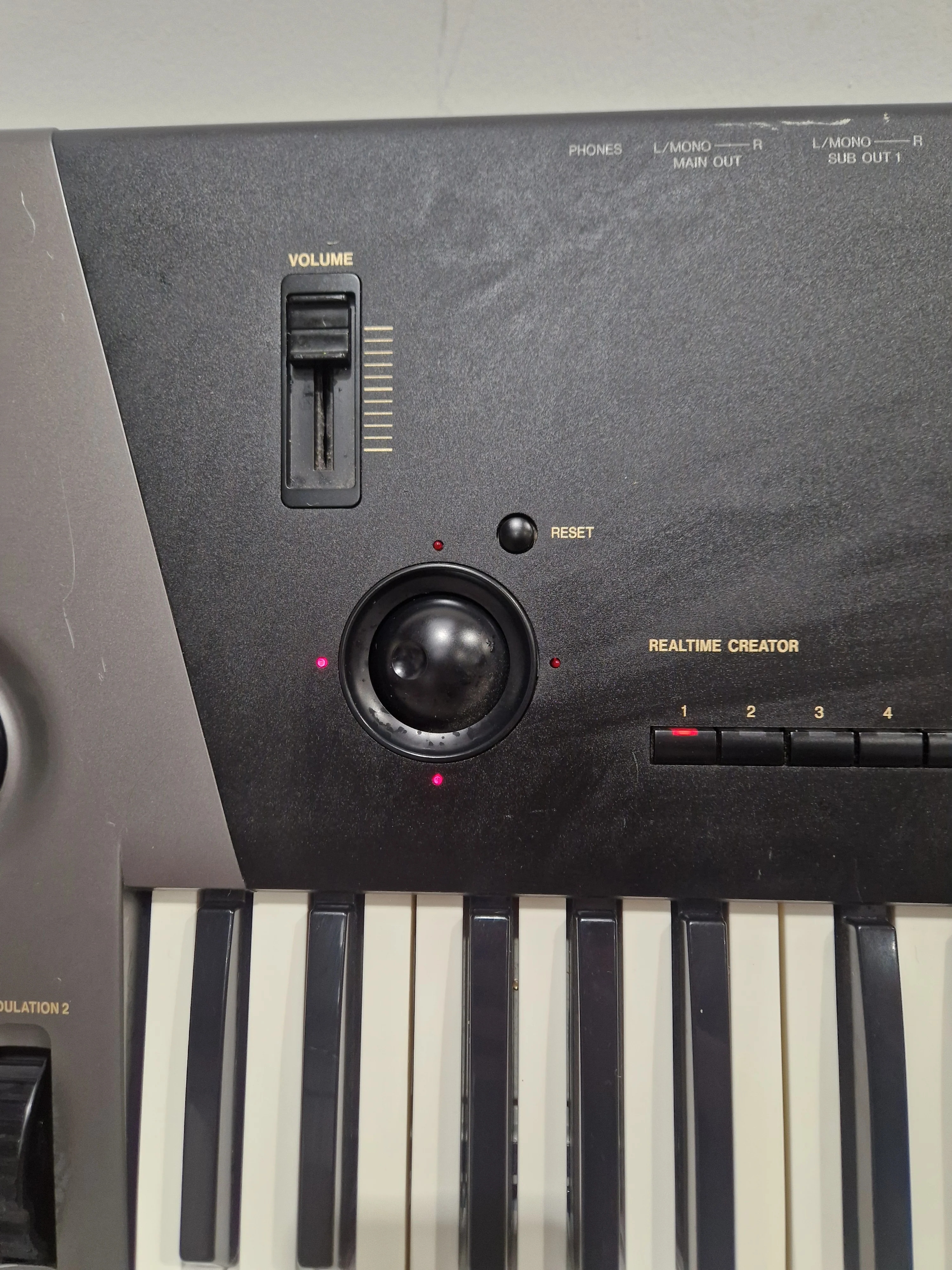 Technics WSA1 - Digital Piano/Synthesizer - Black - Good w/ Power Cable - Image 8