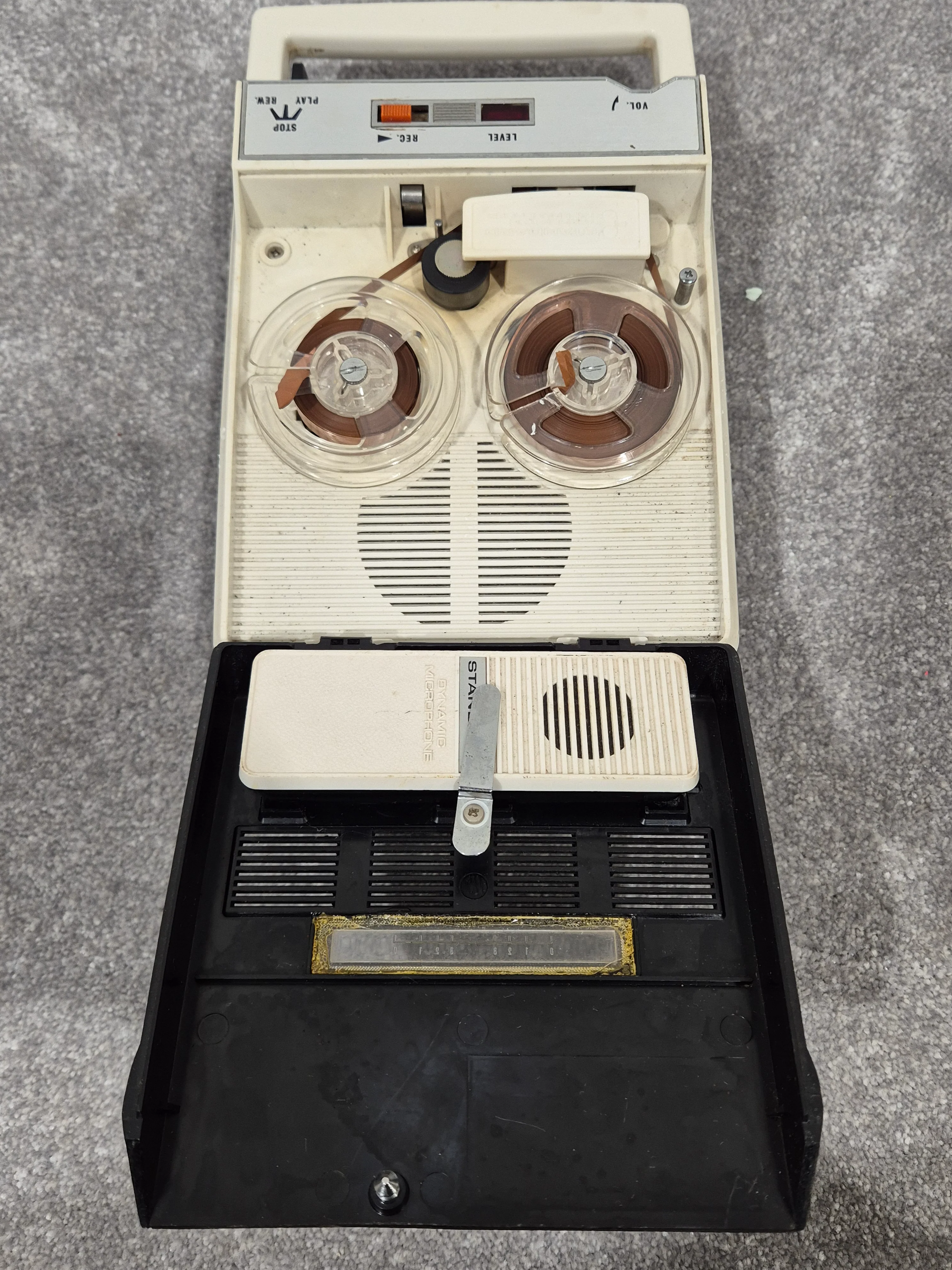 Tiny Pal SR-E22T - Reel-To-Reel Tape Recorder From The 1960s - Image 6