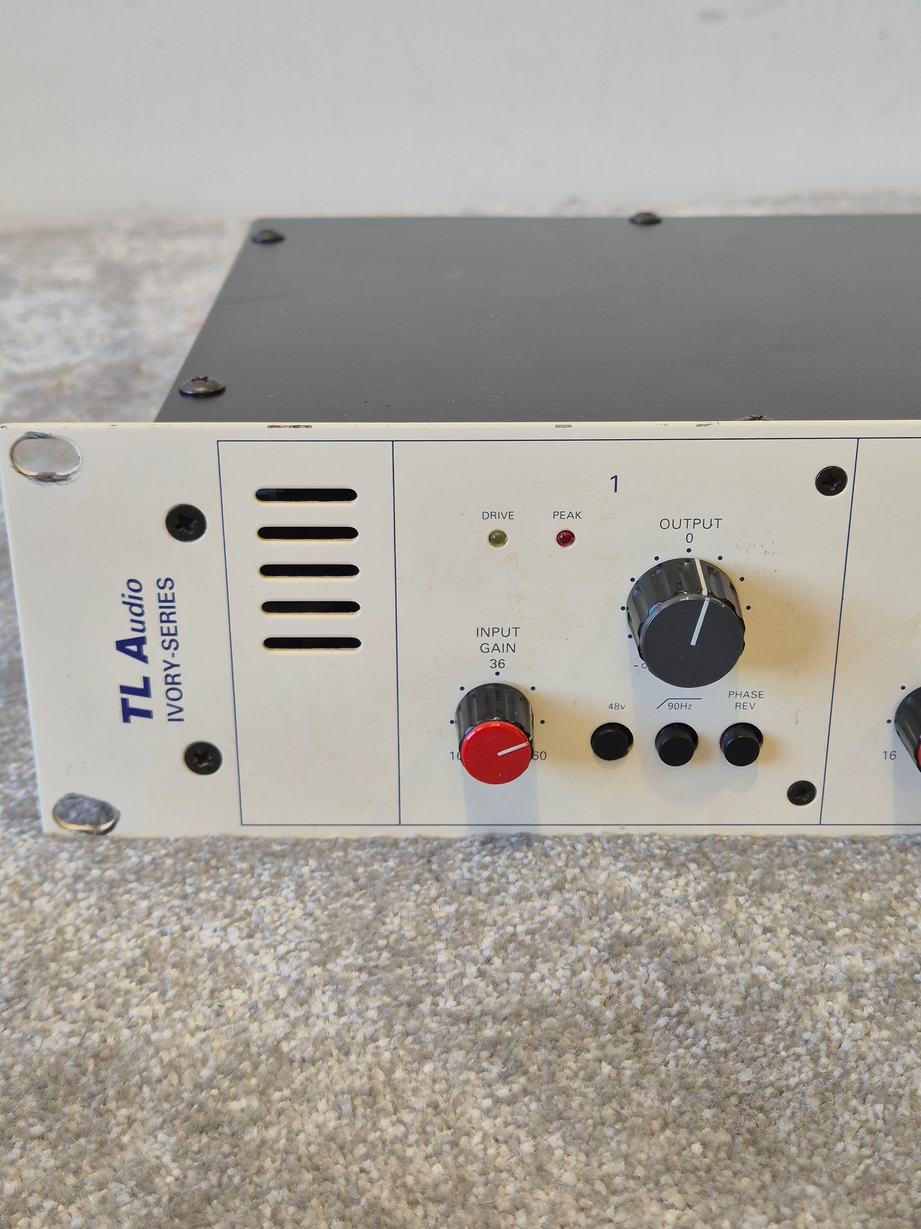 TL Audio Ivory Series 5001 Quad Valve Pre-Amplifier - Very Good Condition - Image 2