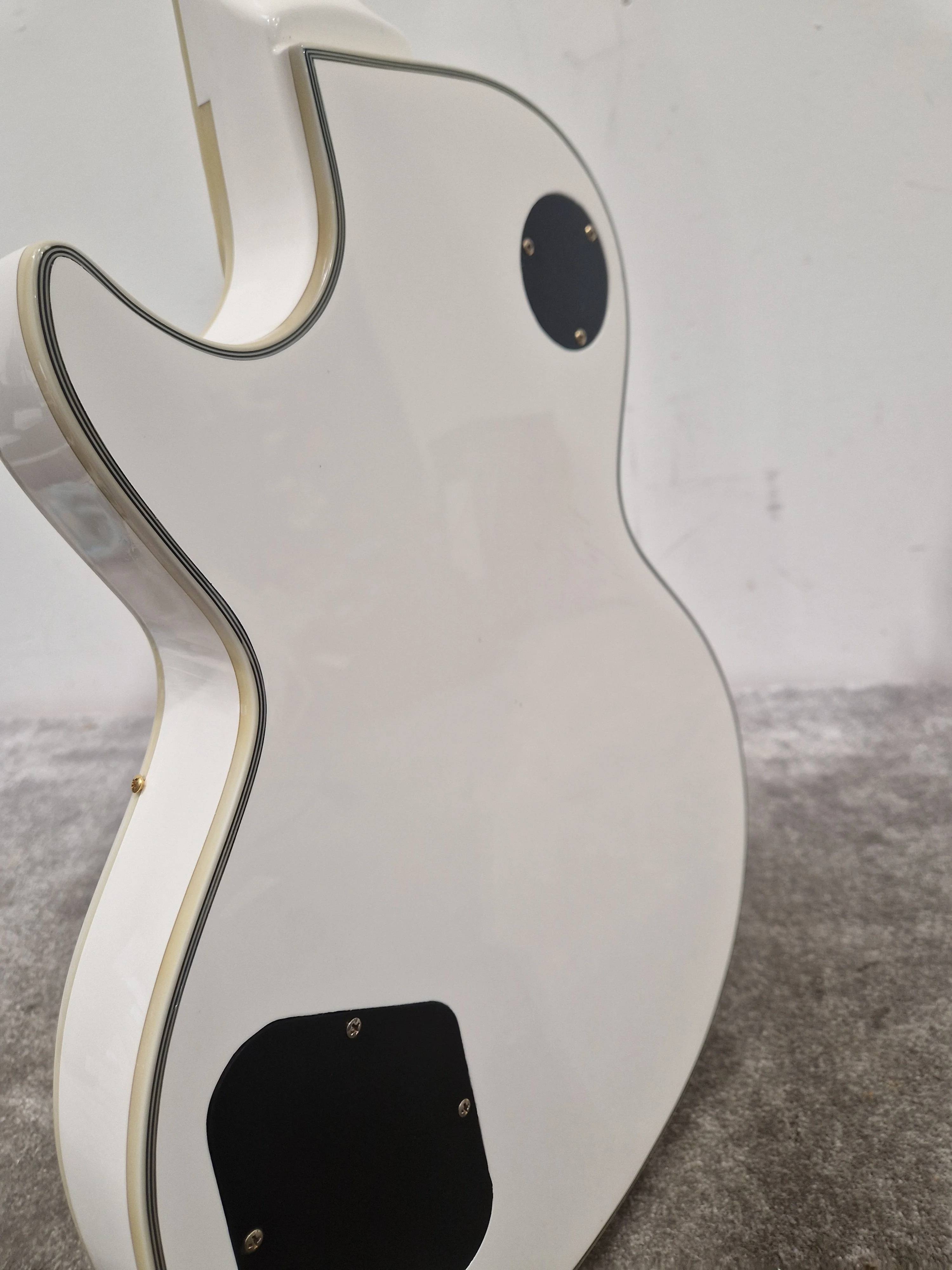 Tokai ALC112 Les Paul Custom Electric Guitar - Classic Design - Very Good w/ Hard Case - Image 4