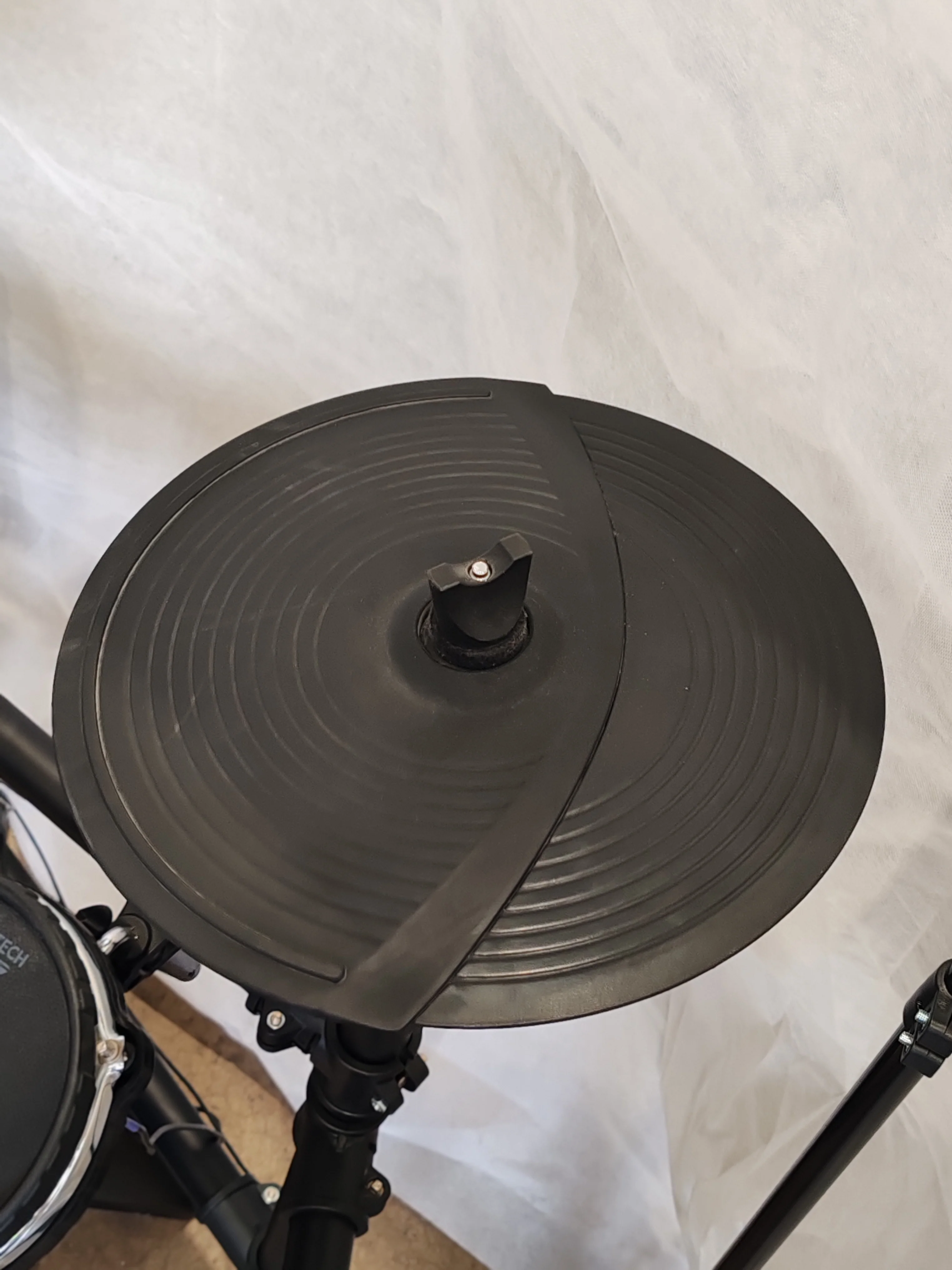 Tourtech TT-22M Electronic Drum Kit – Excellent Condition | Mesh Pads, Multi-Zone Triggers, Built-In Sound Module - Image 10