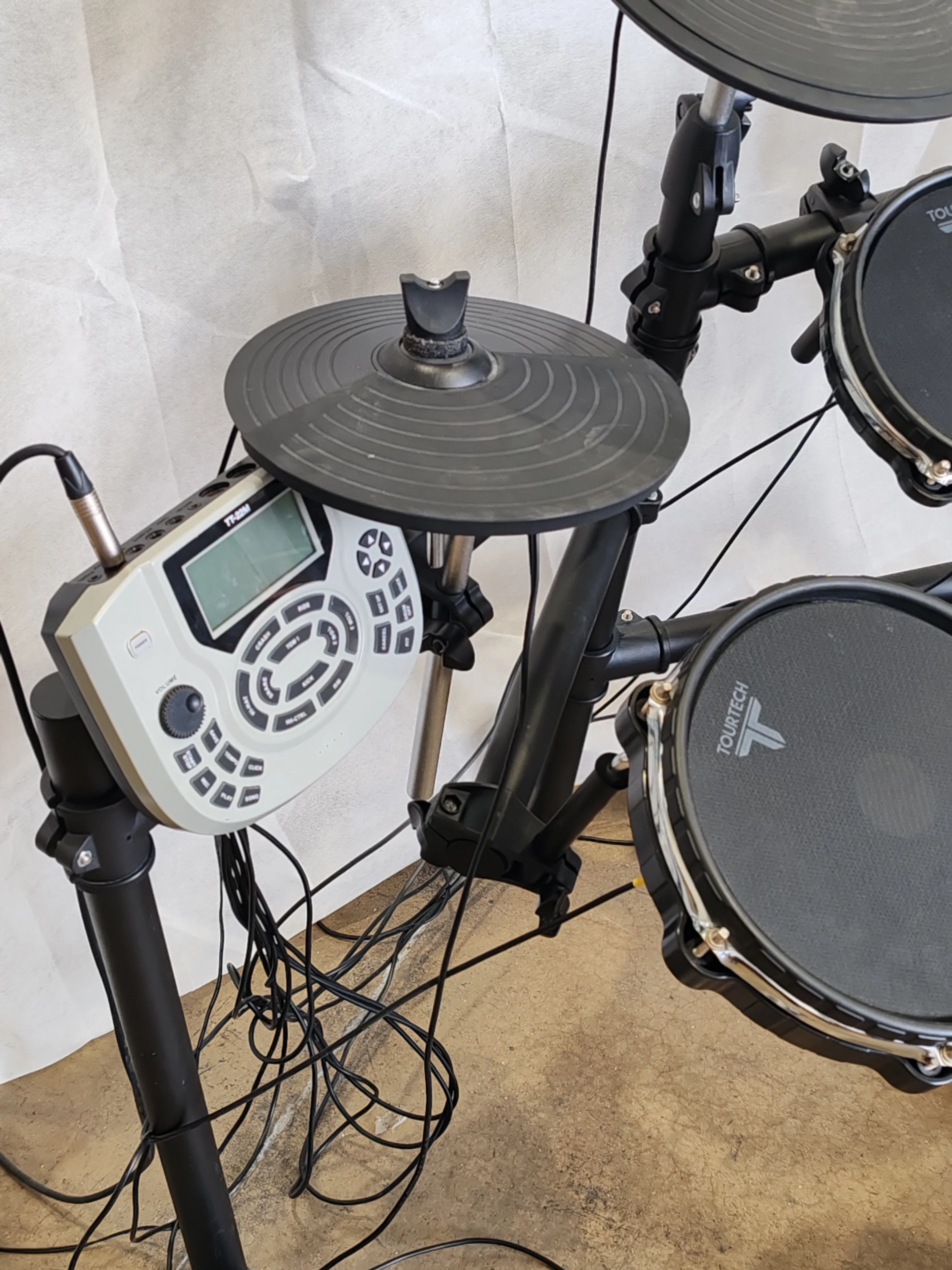 Tourtech TT-22M Electronic Drum Kit – Excellent Condition | Mesh Pads, Multi-Zone Triggers, Built-In Sound Module - Image 2