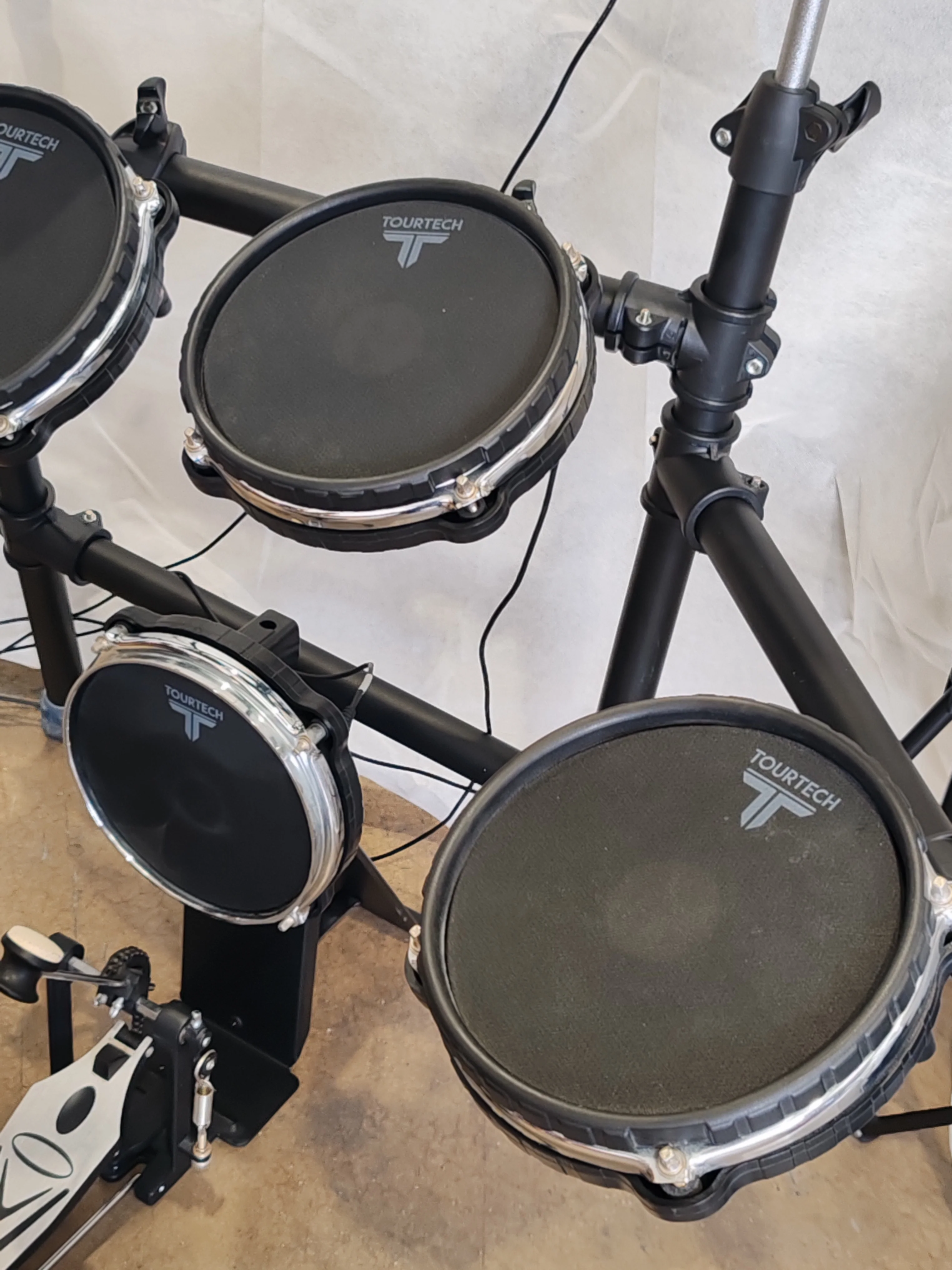 Tourtech TT-22M Electronic Drum Kit – Excellent Condition | Mesh Pads, Multi-Zone Triggers, Built-In Sound Module - Image 3