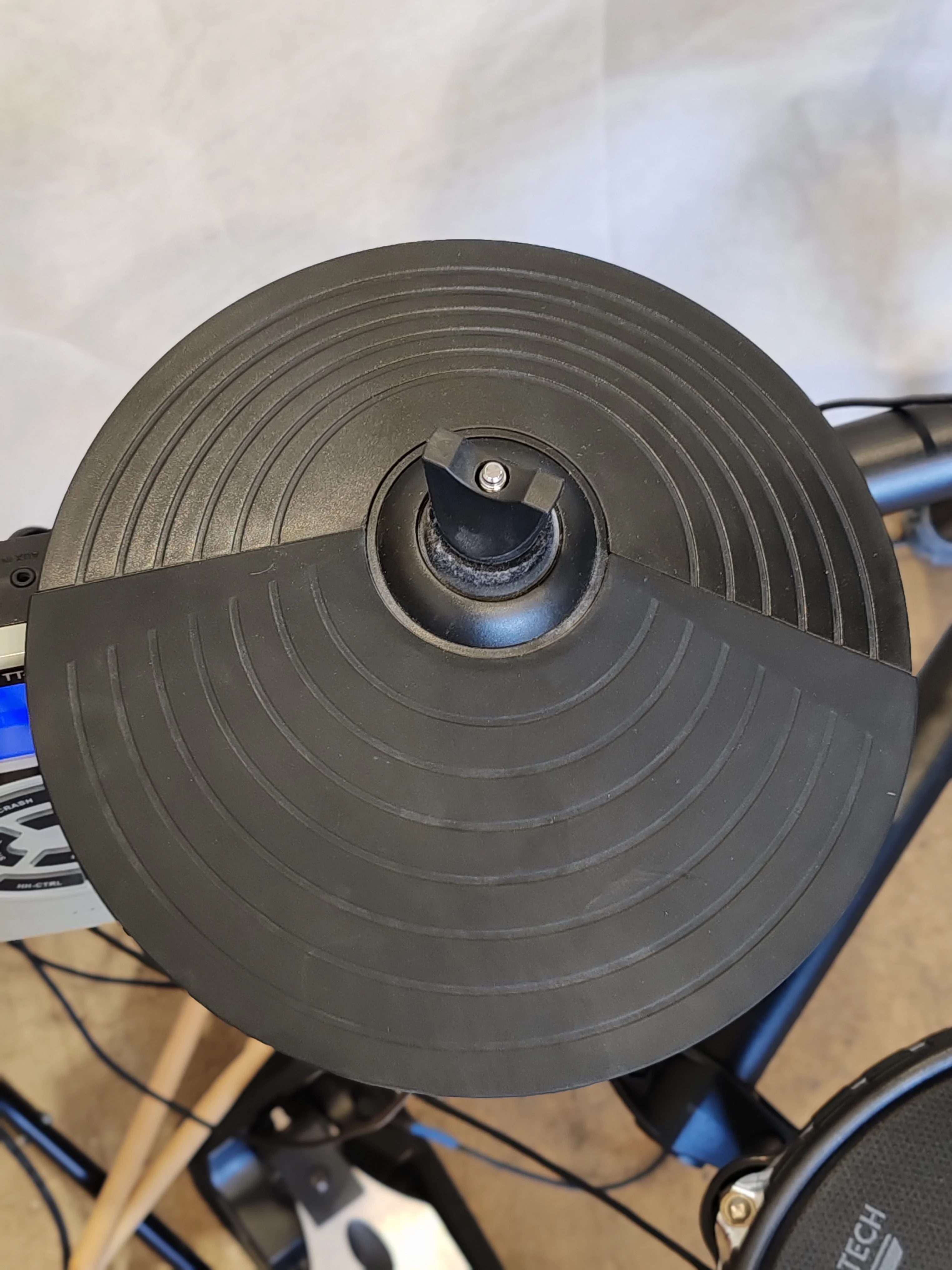 Tourtech TT-22M Electronic Drum Kit – Excellent Condition | Mesh Pads, Multi-Zone Triggers, Built-In Sound Module - Image 7