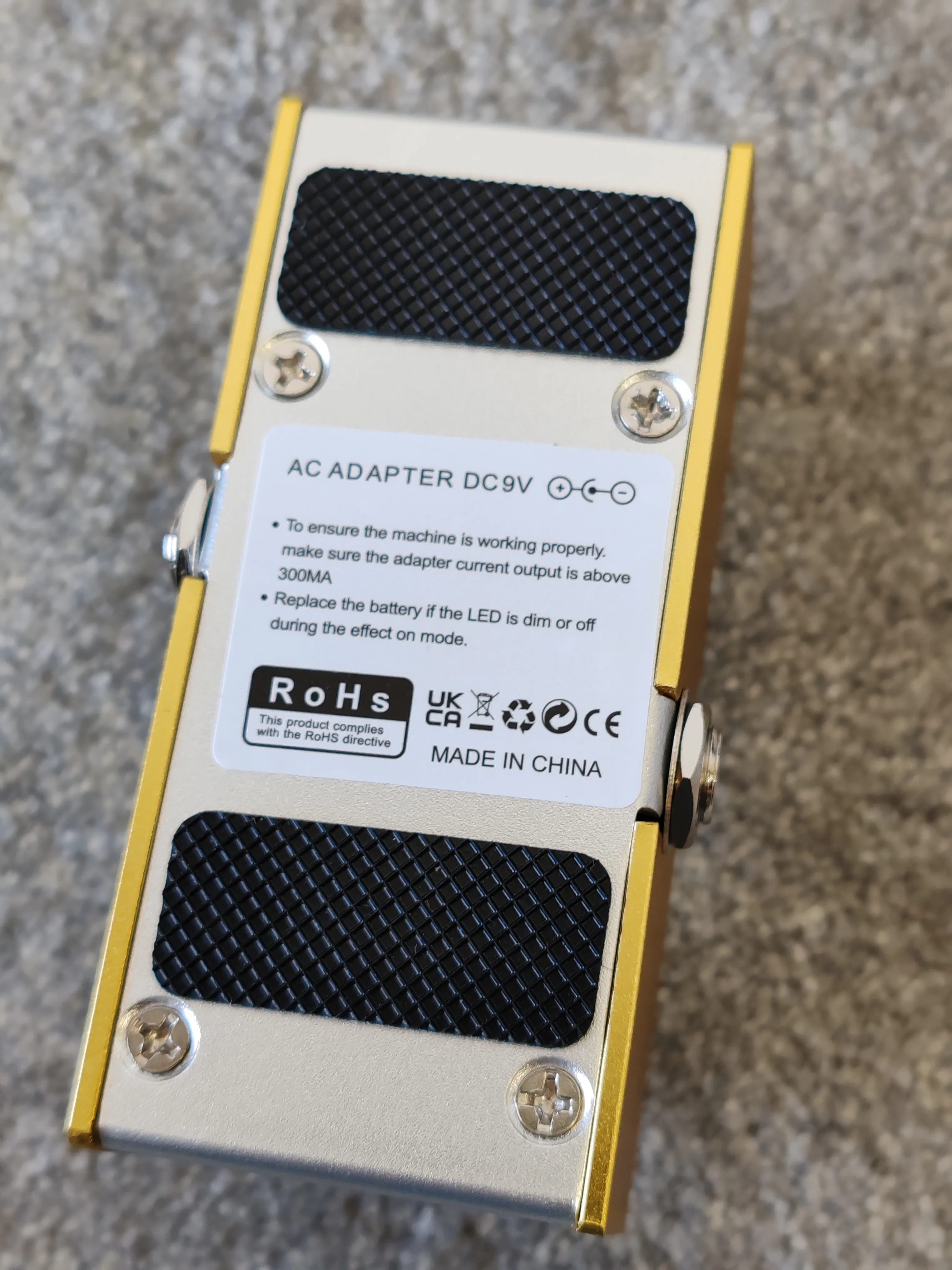 Tremolo Effects Pedal - True Bypass - Gold - Image 3