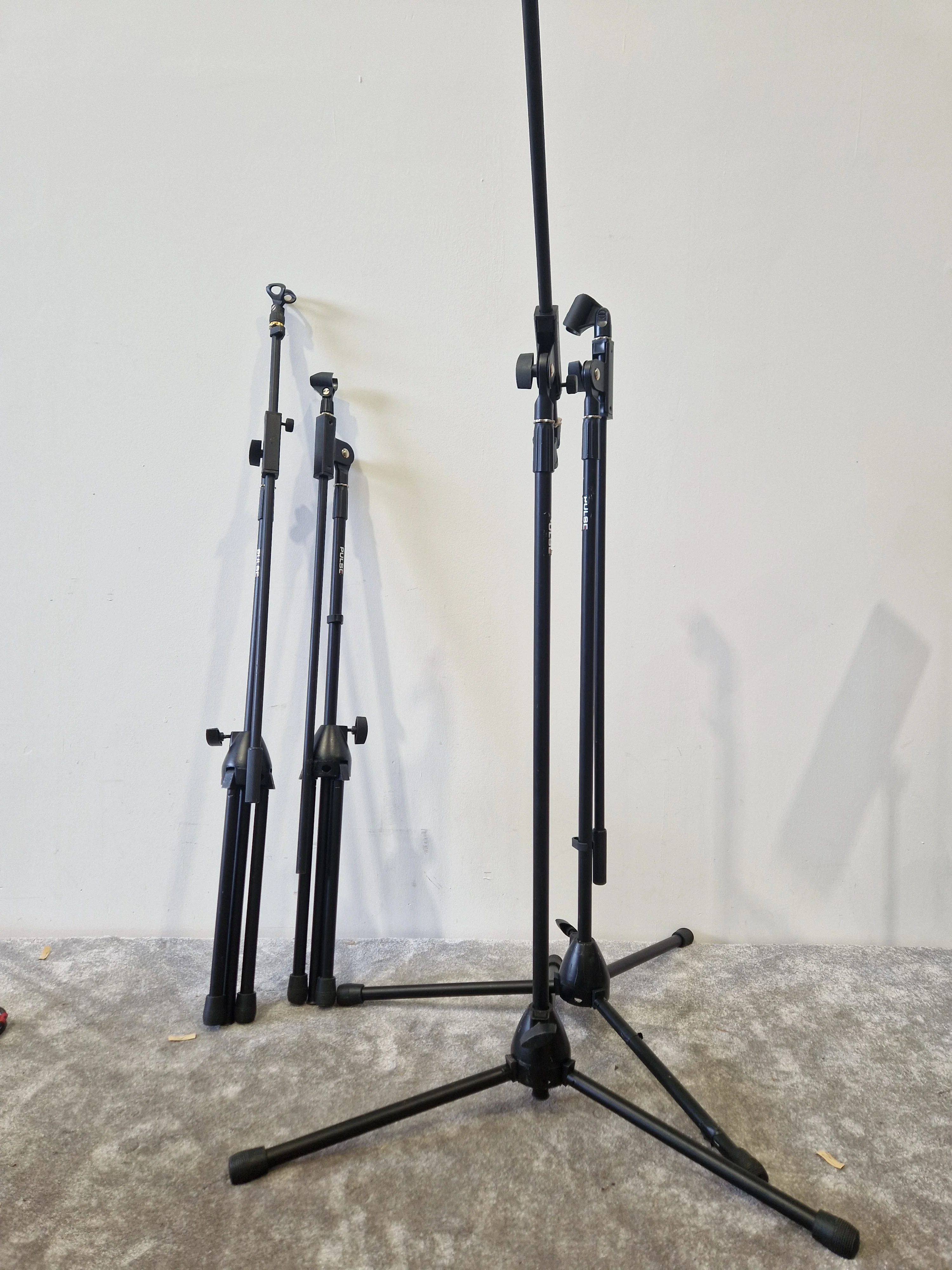 Pulse Microphone stands Set of 4 – Very Good - w/ Gig Bag - Image 2