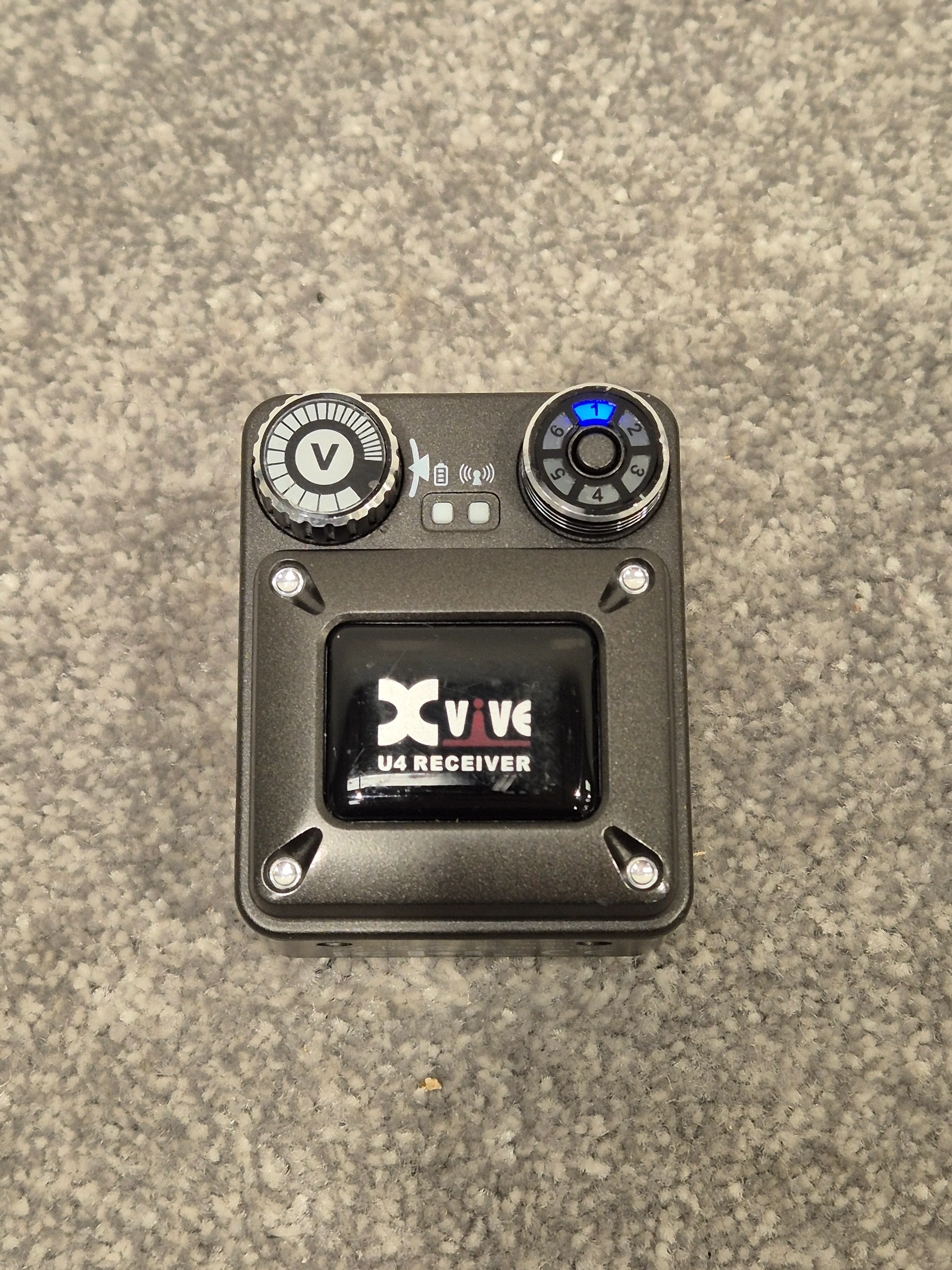 Xvive U4 - 2.4 GHz Wireless In-Ear Monitoring Solution w/ Original Box - Image 5