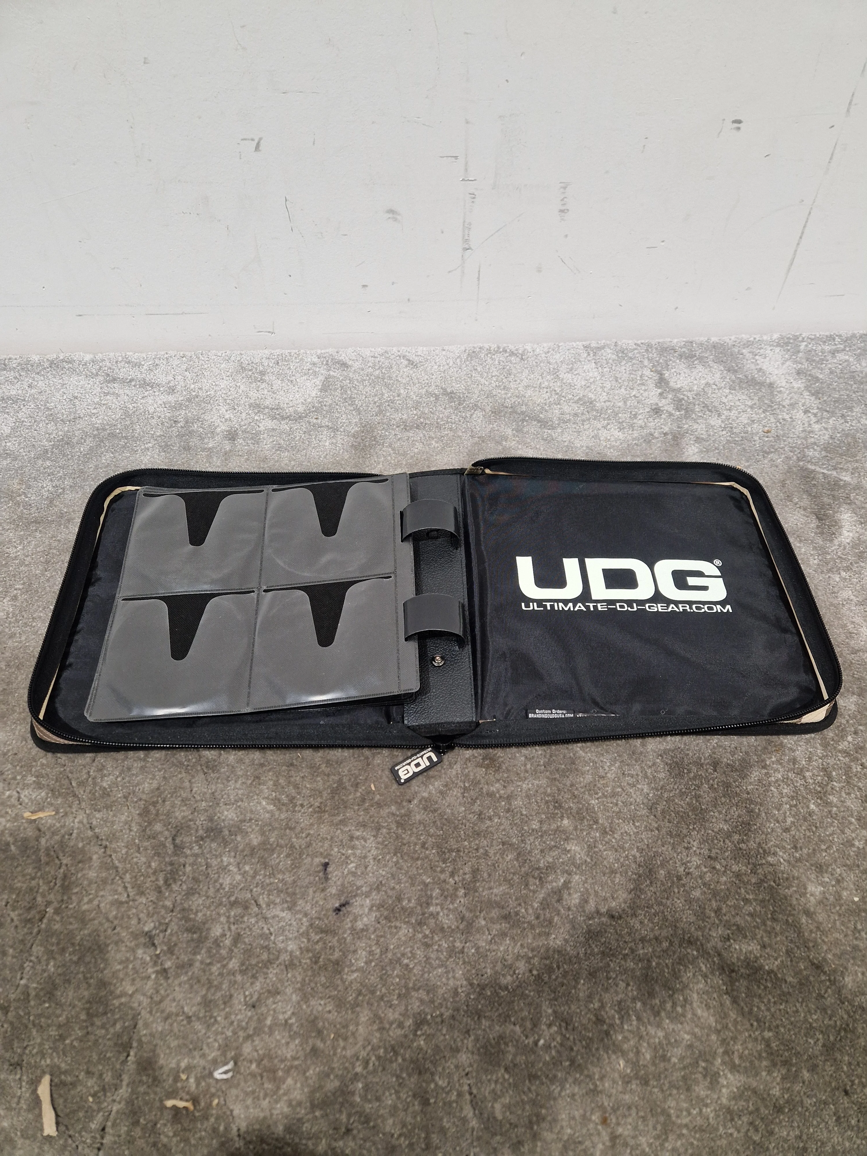 UDG CD Binder Camo - Durable Storage Solution - Excellent - Image 7