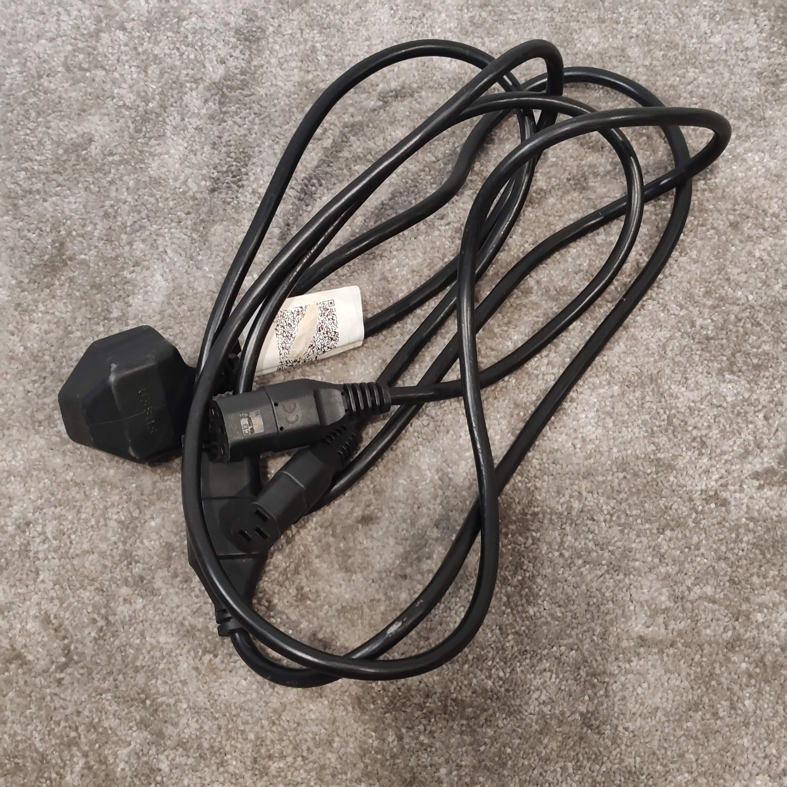 UK 3-Pin Plug to Dual IEC C13 Power Splitter Cable – BS 1363 Mains to 2x Kettle Leads for PC, Monitor, Server, UPS - Image 5