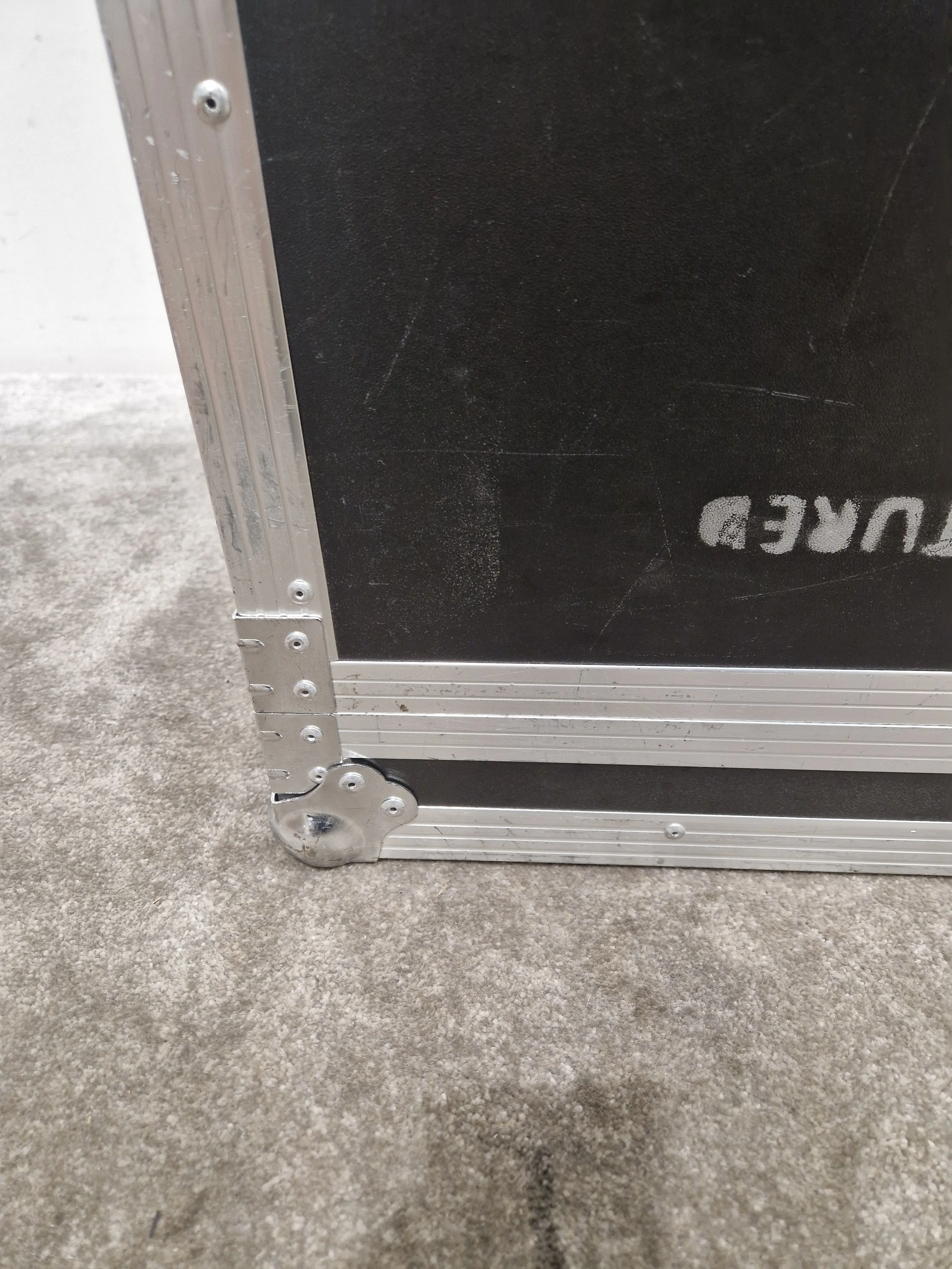 Unbranded Flight Case - Black/Silver – Flight Case - Good - Image 13