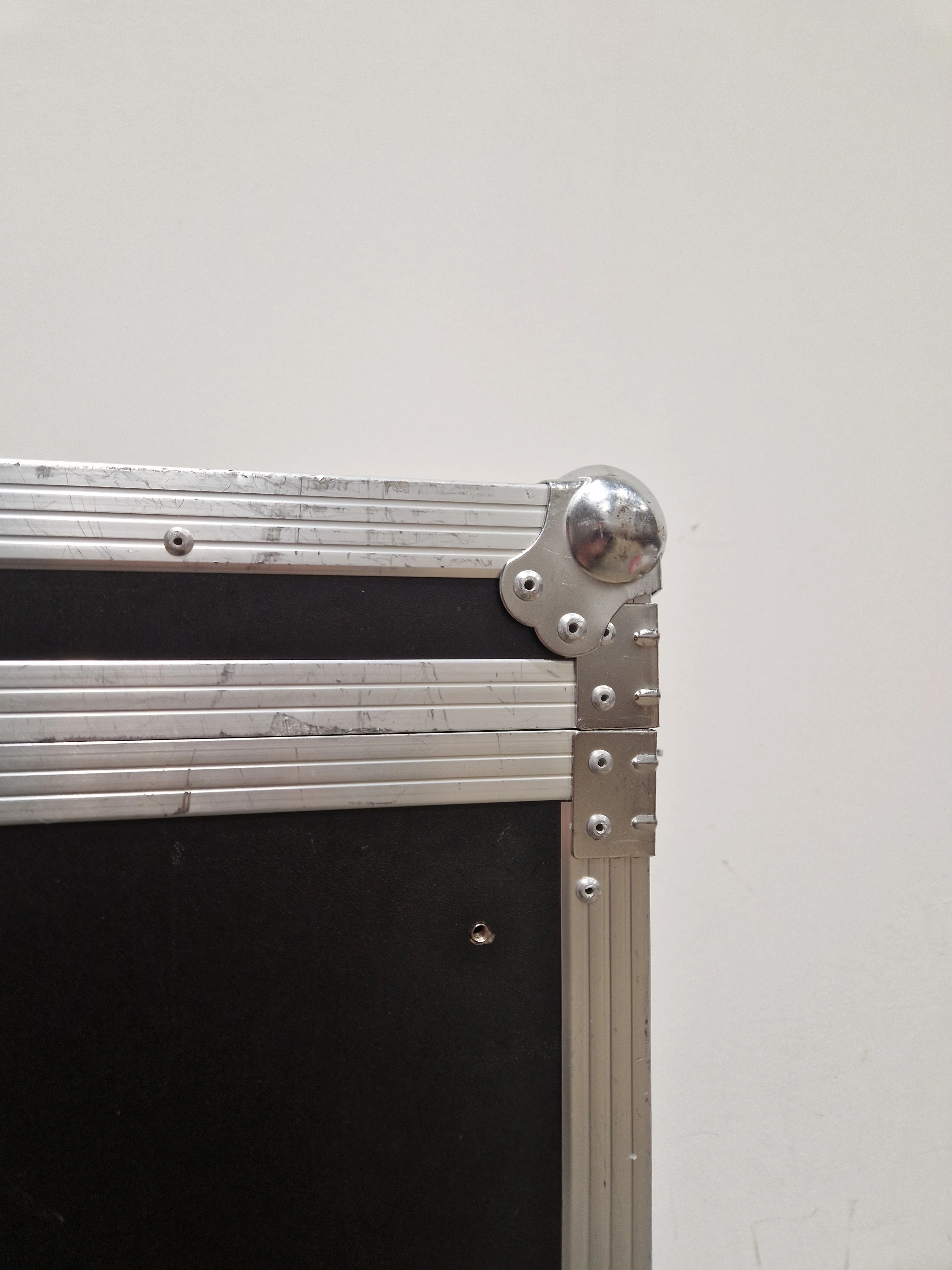 Unbranded Flight Case - Black/Silver – Flight Case - Good - Image 2