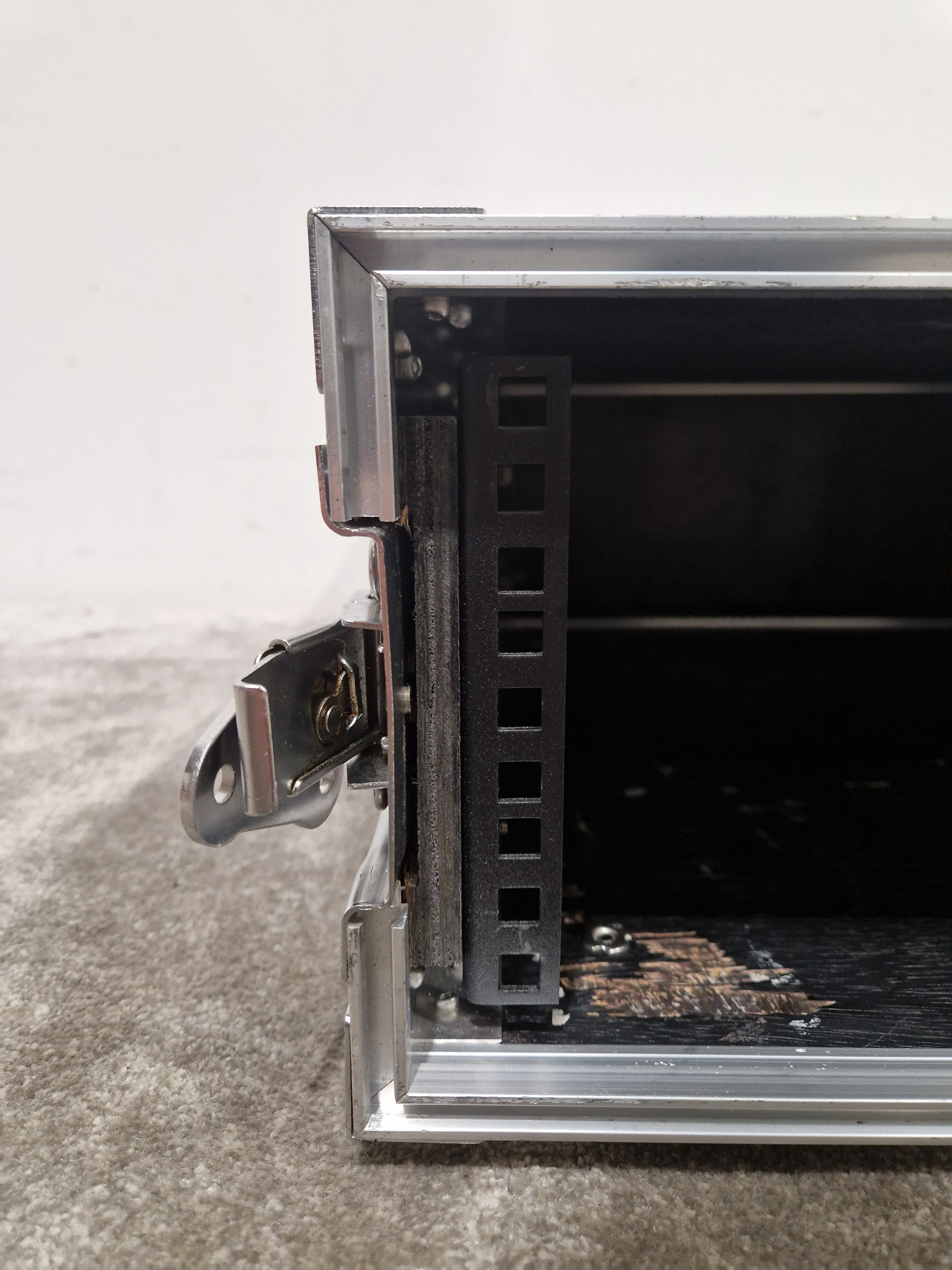 Unbranded Flight Case - Black/Silver – Flight Case - Good - Image 7