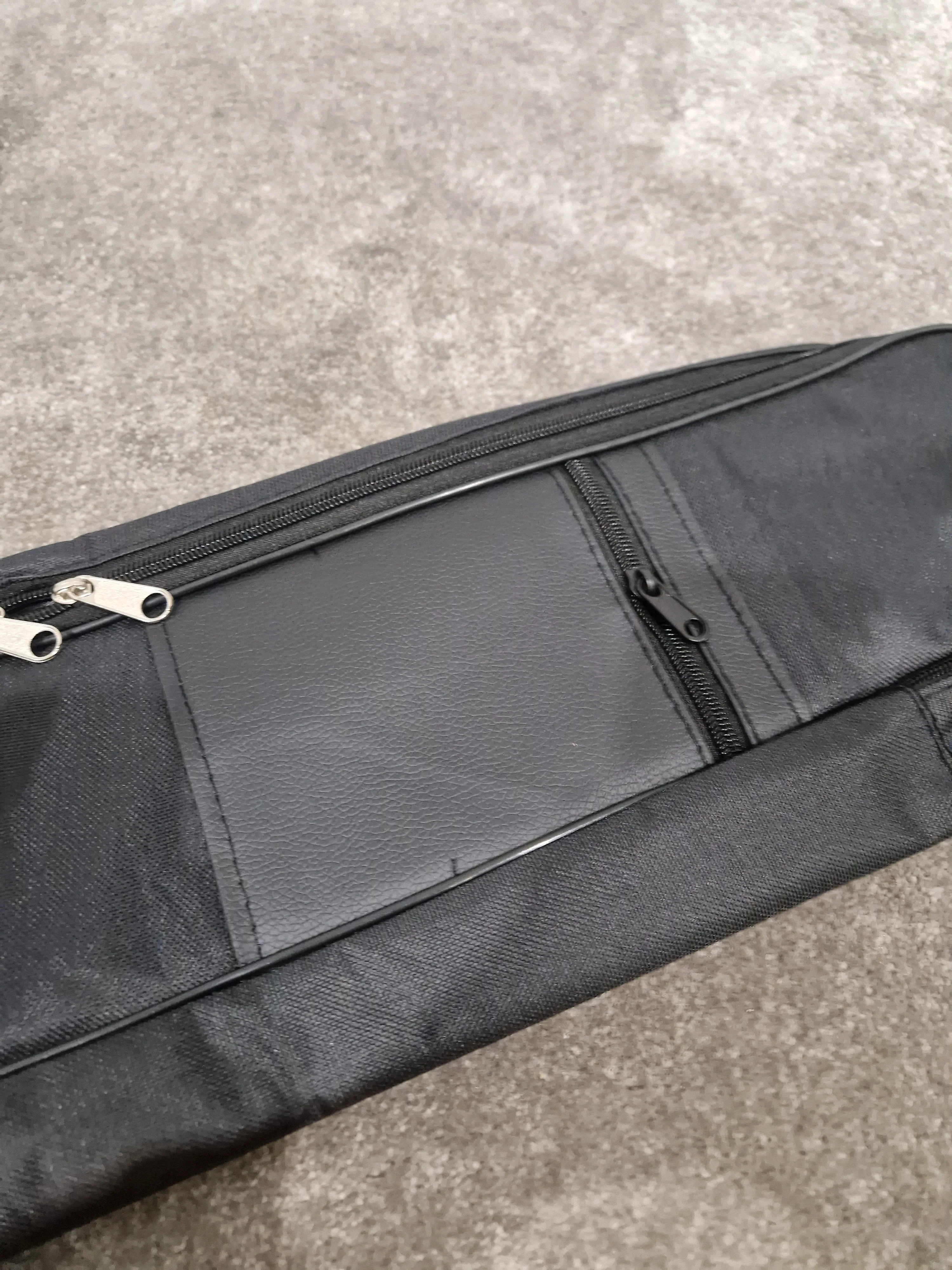 Unbranded Guitar Case Black - Hardshell Protection - Excellent - Image 4