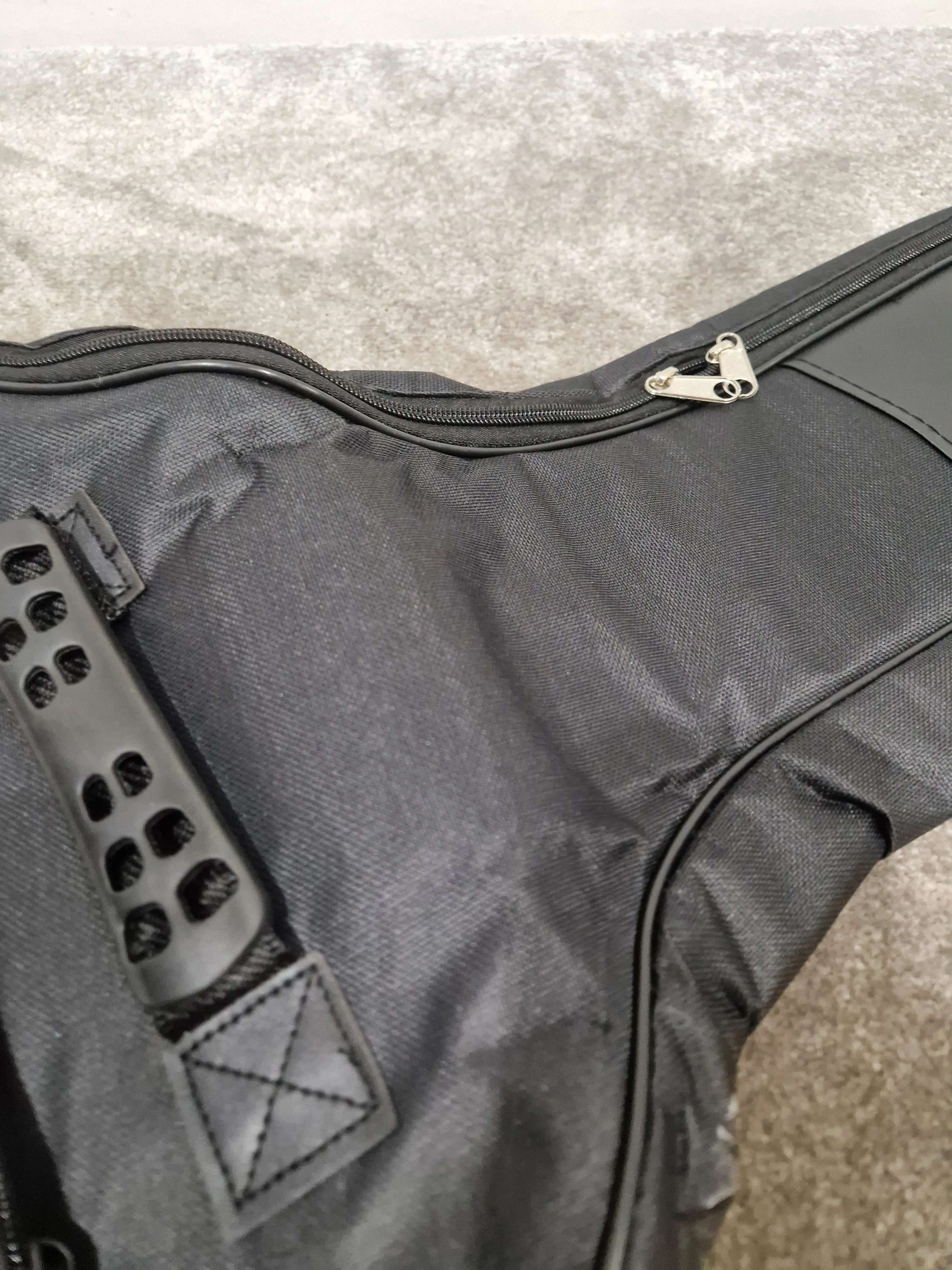 Unbranded Guitar Case Black - Hardshell Protection - Excellent - Image 8