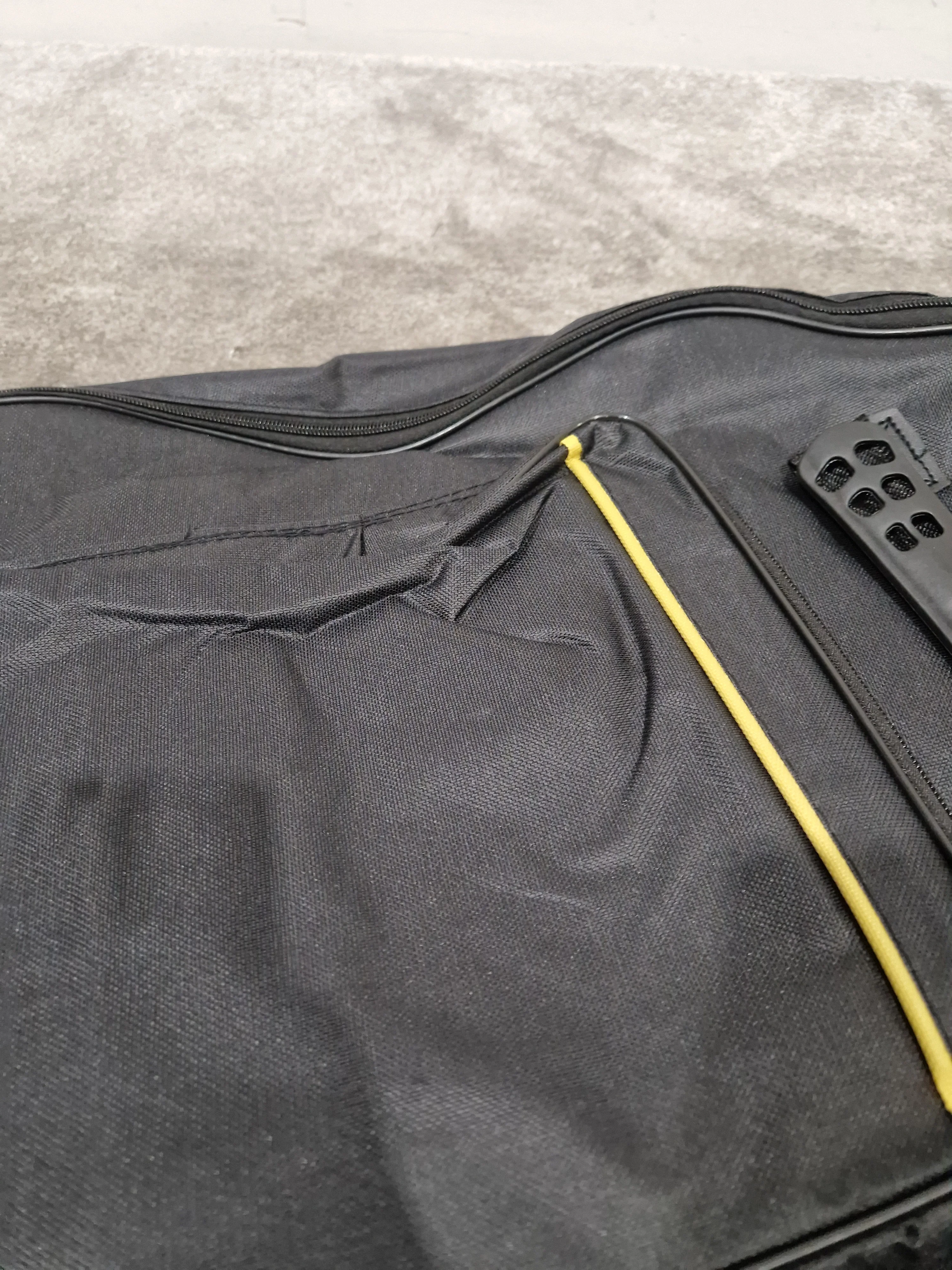 Unbranded Guitar Case Black - Hardshell Protection - Excellent - Image 9