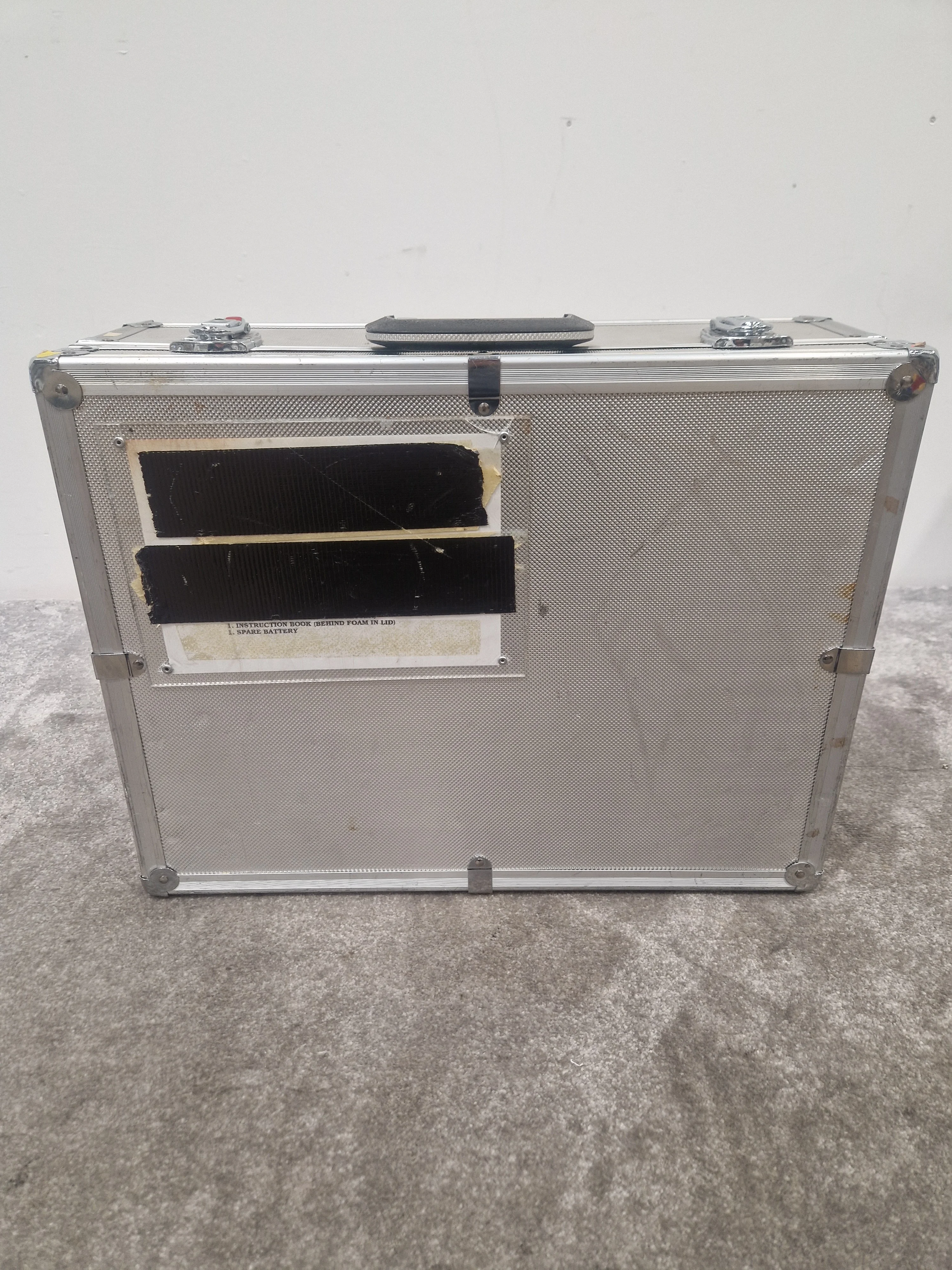 Unbranded Flight Case - 48cm x 36cm x 10cm Durable Construction, Versatile Use - Good - Image 3