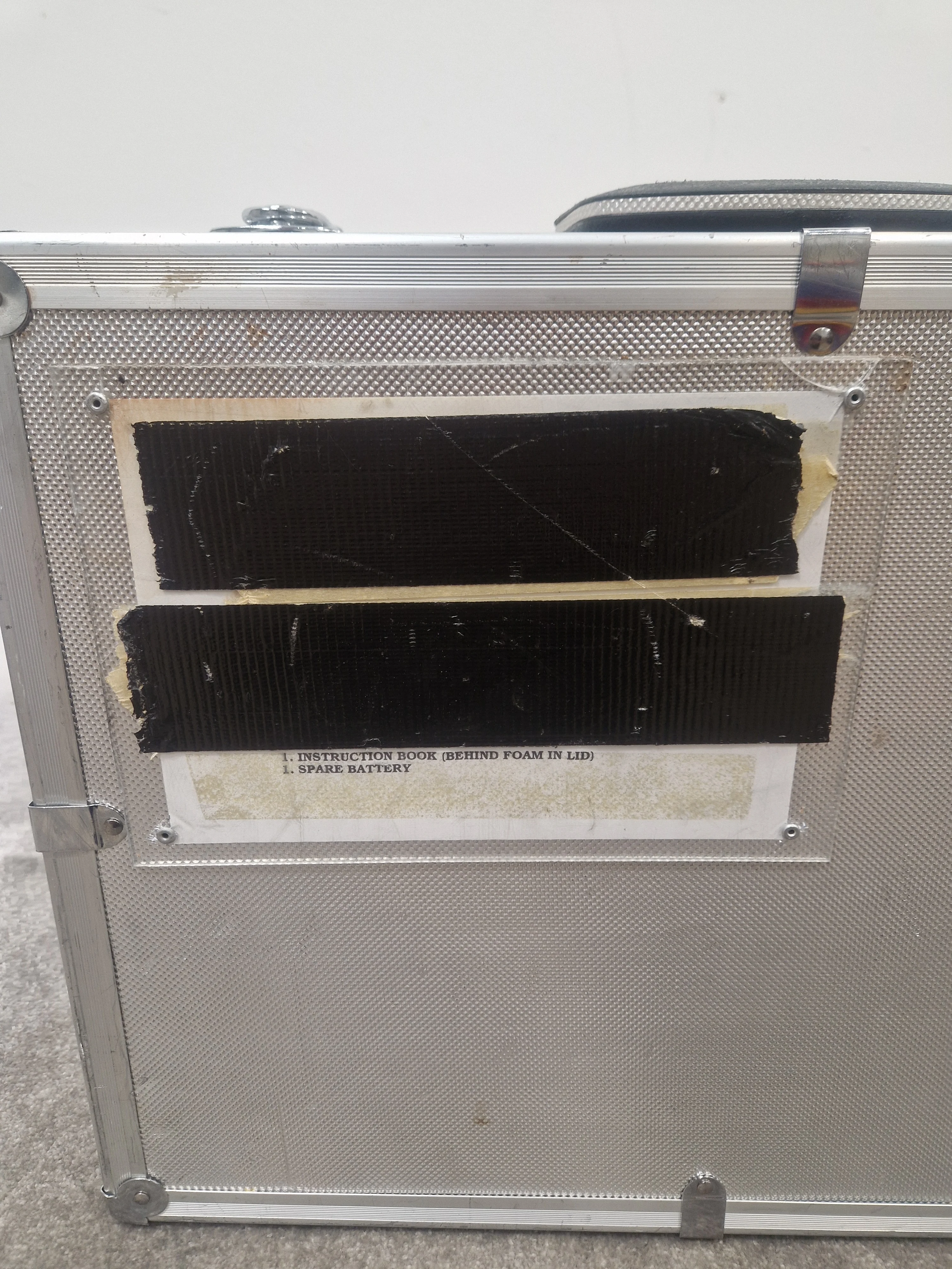 Unbranded Flight Case - 48cm x 36cm x 10cm Durable Construction, Versatile Use - Good - Image 4