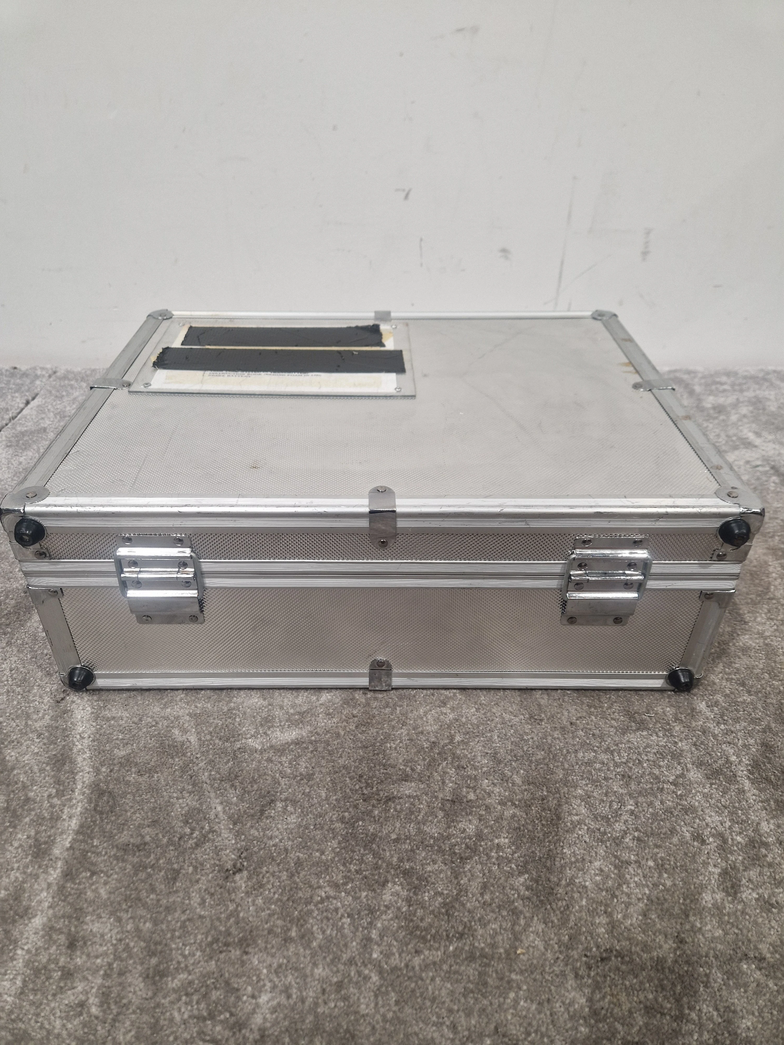 Unbranded Flight Case - 48cm x 36cm x 10cm Durable Construction, Versatile Use - Good - Image 7