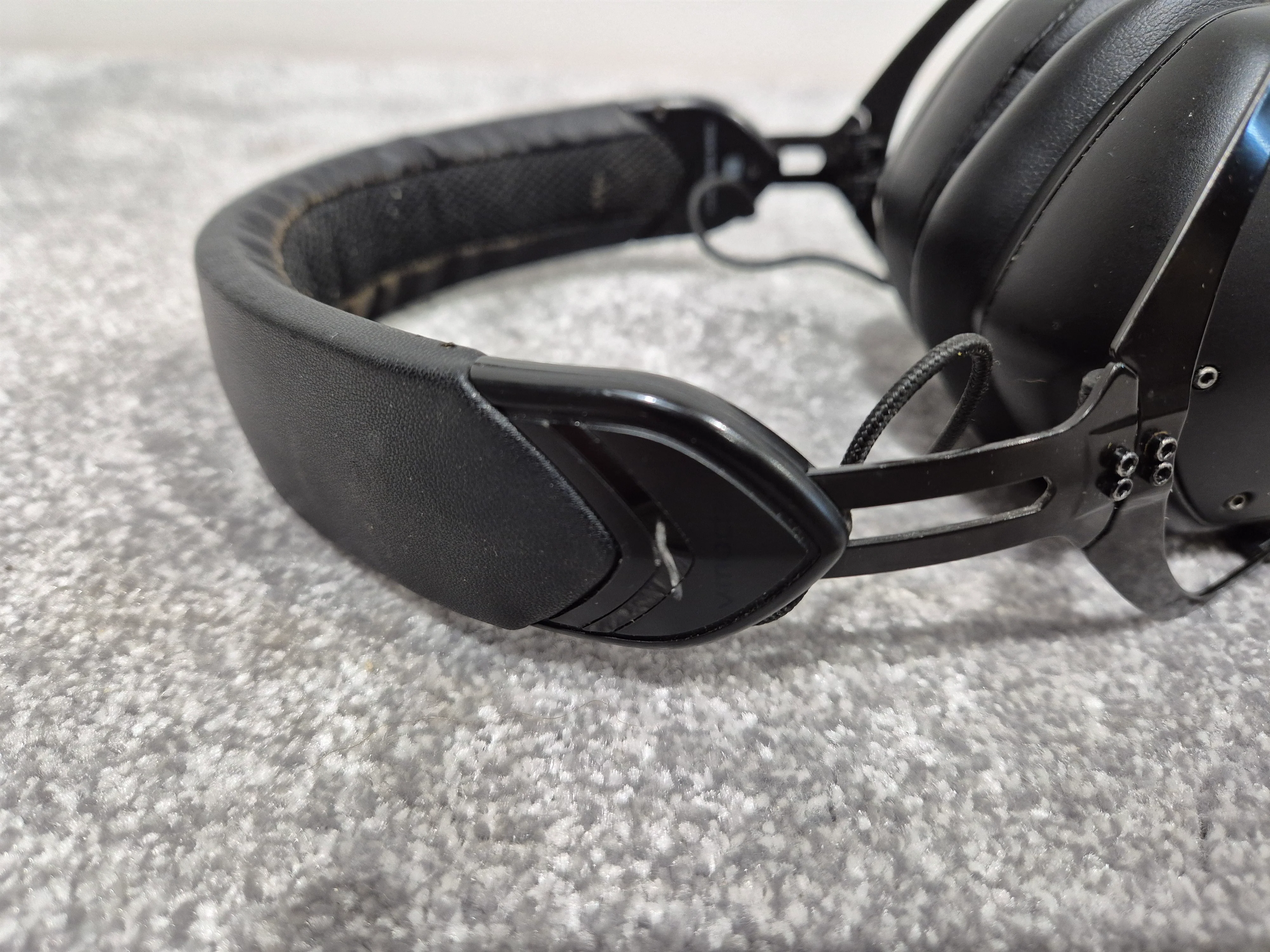 V-Moda Crossfade M100 - Black Headphones w/ AUX Cable - Image 4