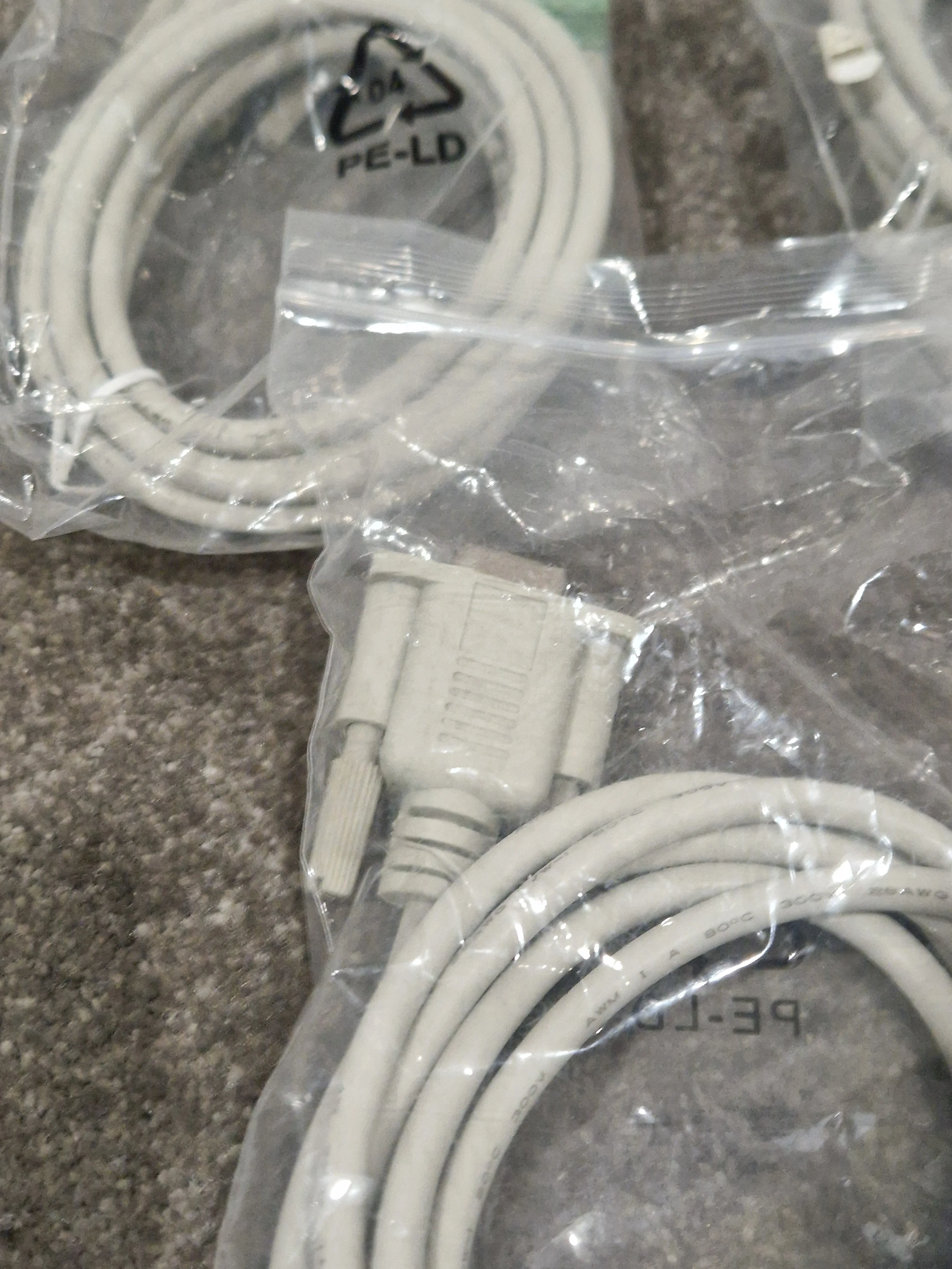 VGA TO Phoenix Cable Set OF 3 - Professional Signal Conversion - Excellent w/ Original packaging - Image 3