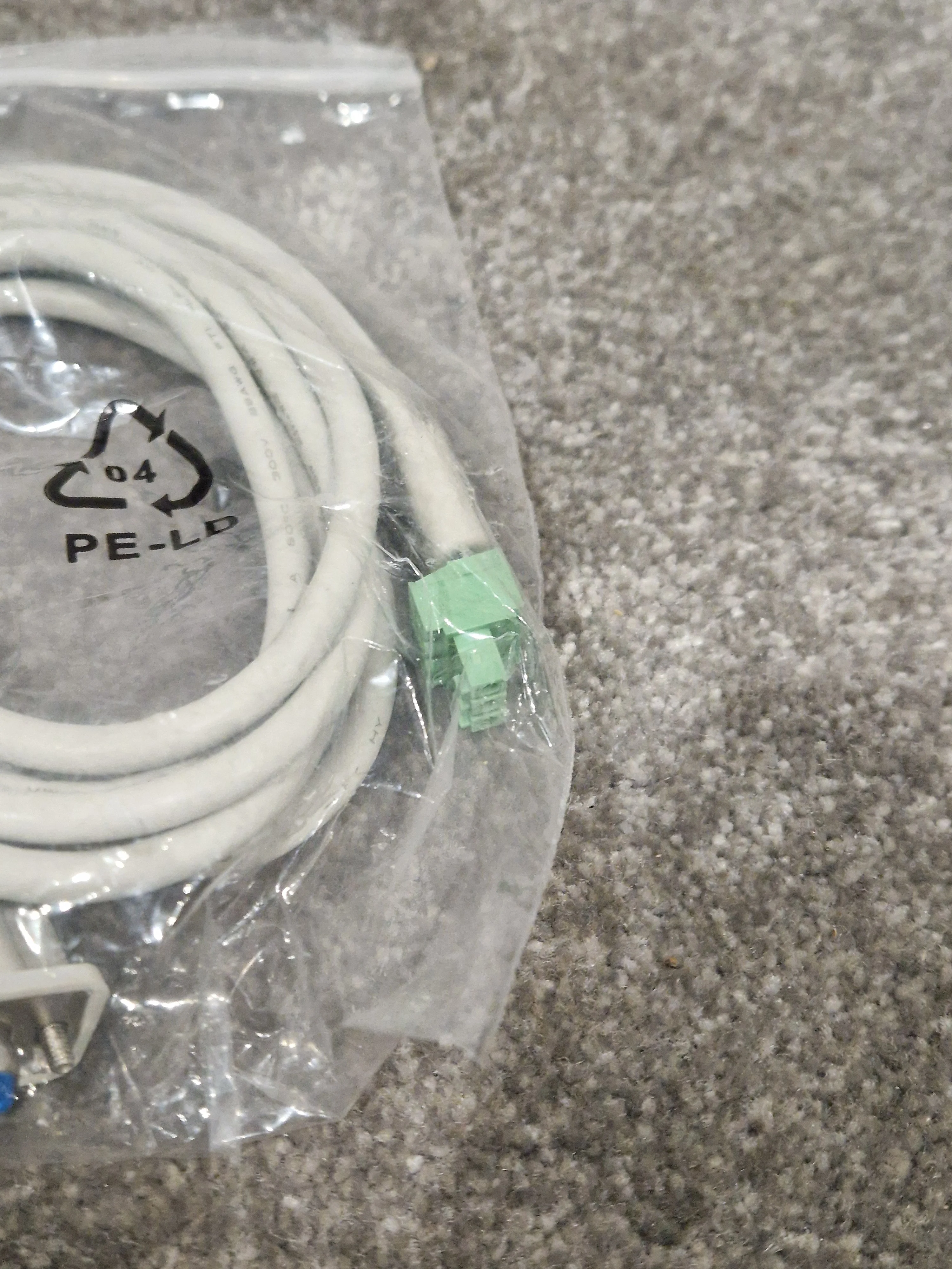VGA TO Phoenix Cable Set OF 3 - Professional Signal Conversion - Excellent w/ Original packaging - Image 4