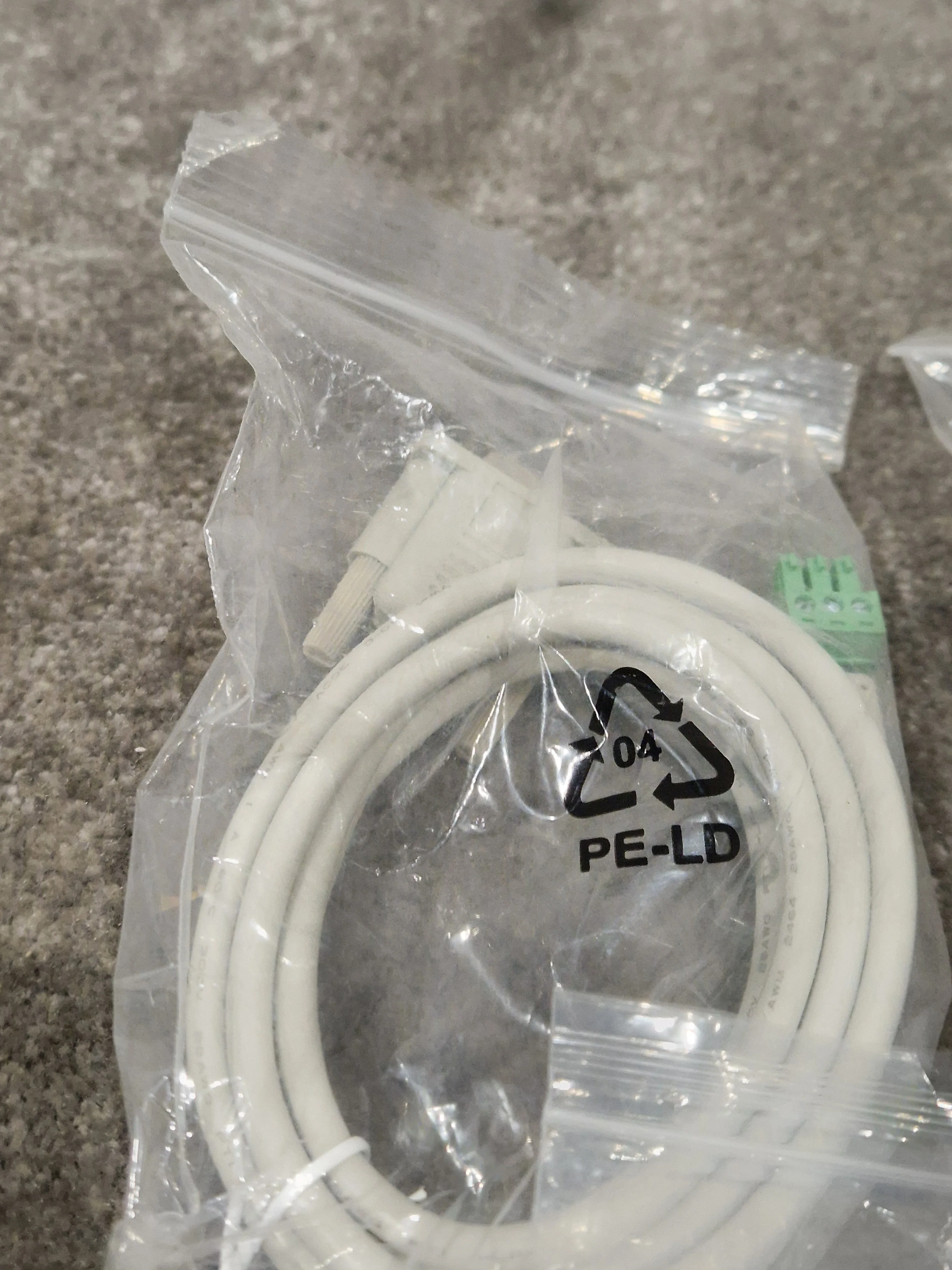 VGA TO Phoenix Cable Set OF 3 - Professional Signal Conversion - Excellent w/ Original packaging - Image 6
