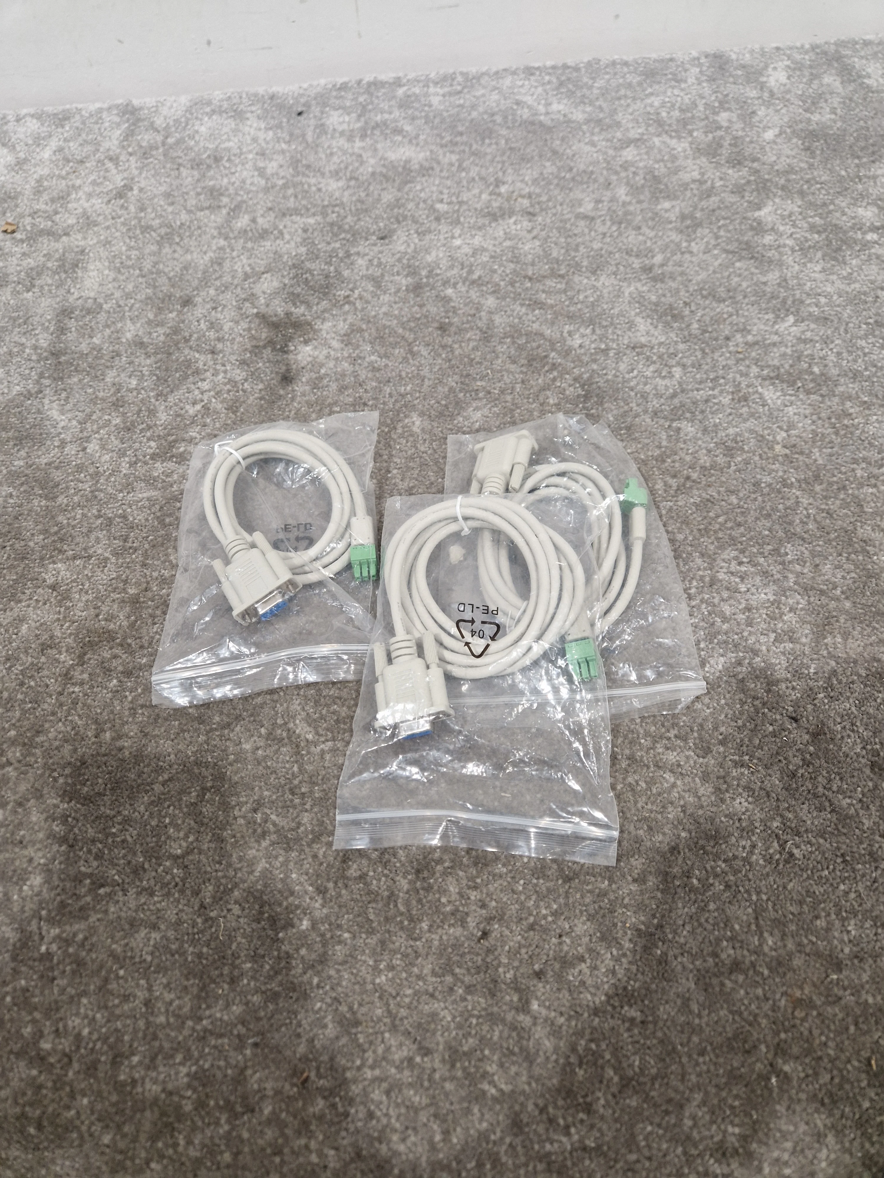 VGA TO Phoenix Cable Set OF 3 - Professional Signal Conversion - Excellent w/ Original packaging - Image 8