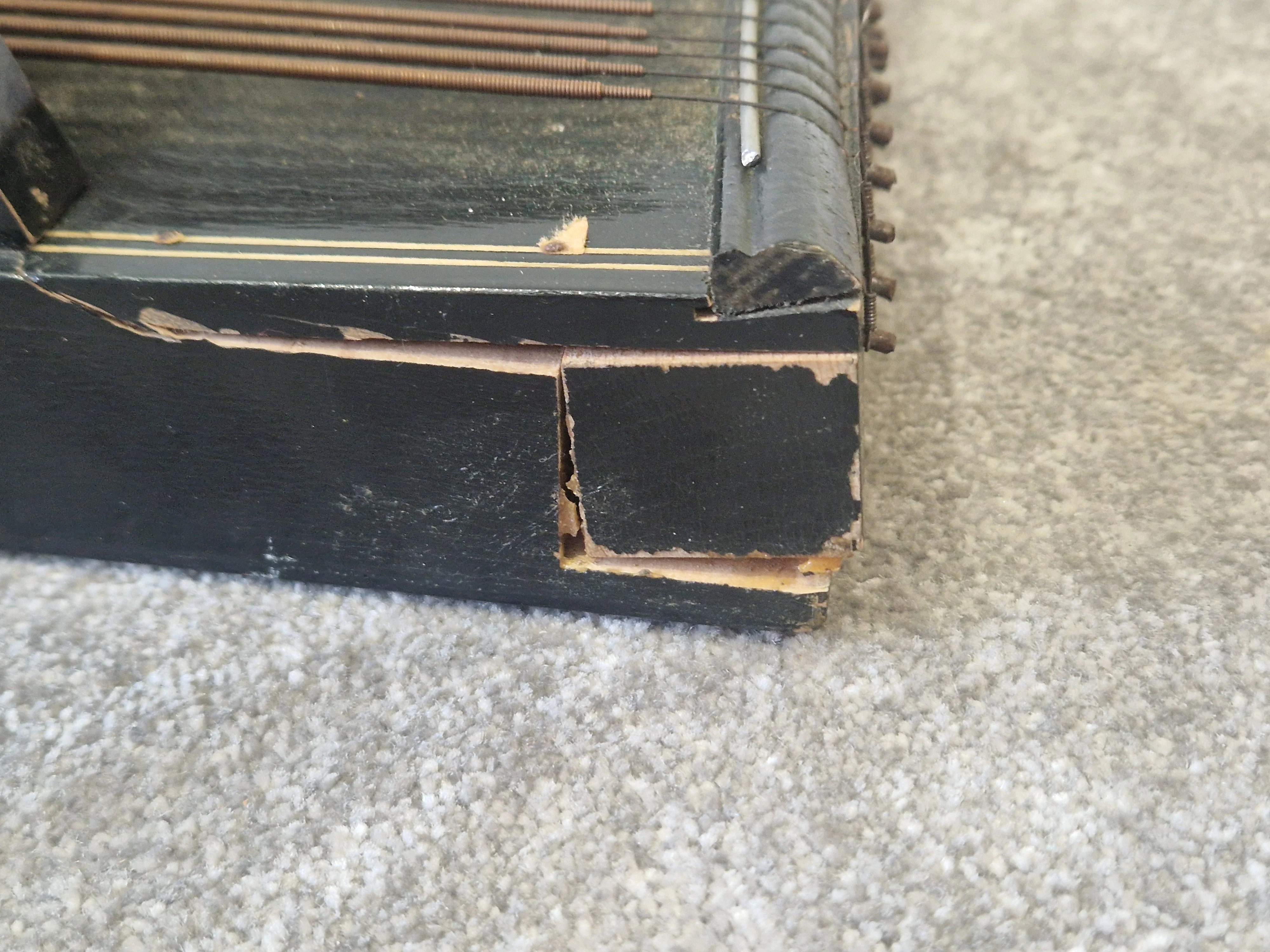 Vintage Rosetti 32-String Autoharp – Classic Build, Rich Resonance – Good - Image 10