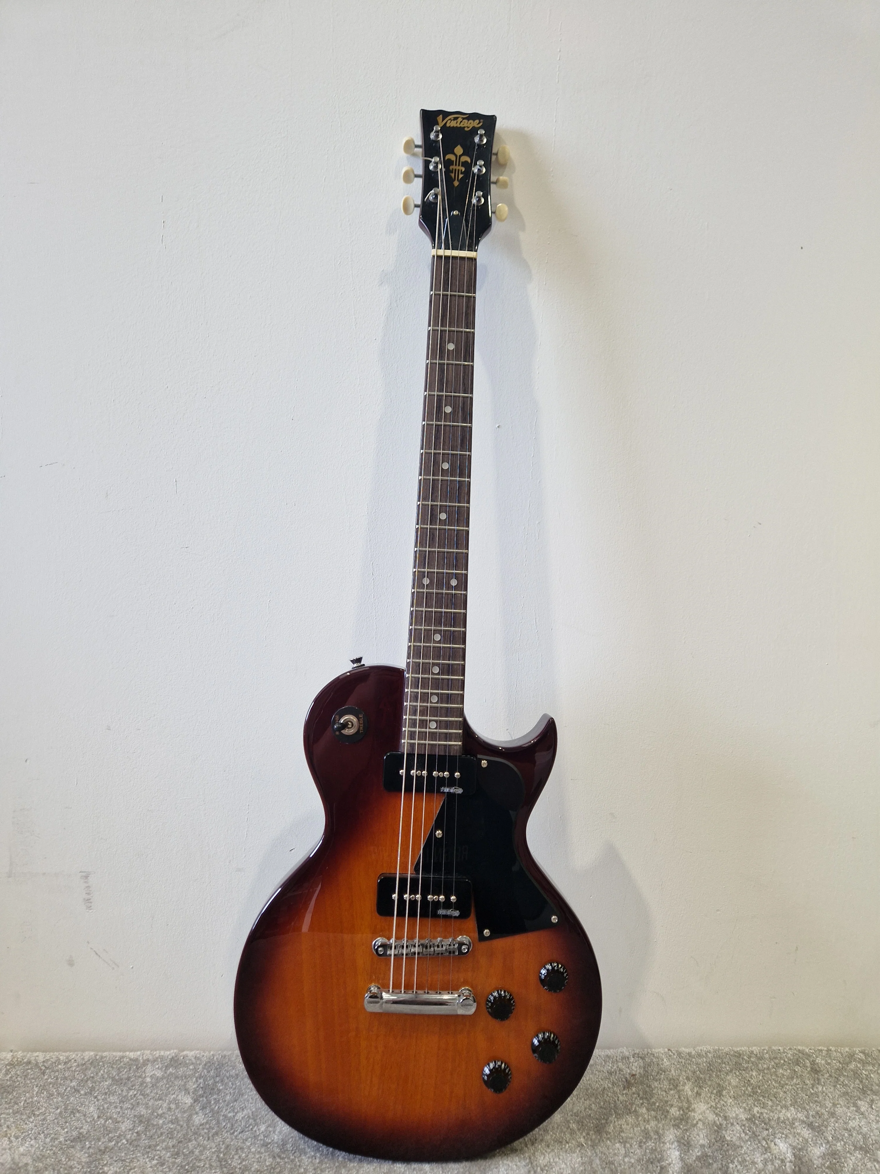 Vintage V132 – 2020 – P90 Pickups & Mahogany Body – Very Good - Image 2