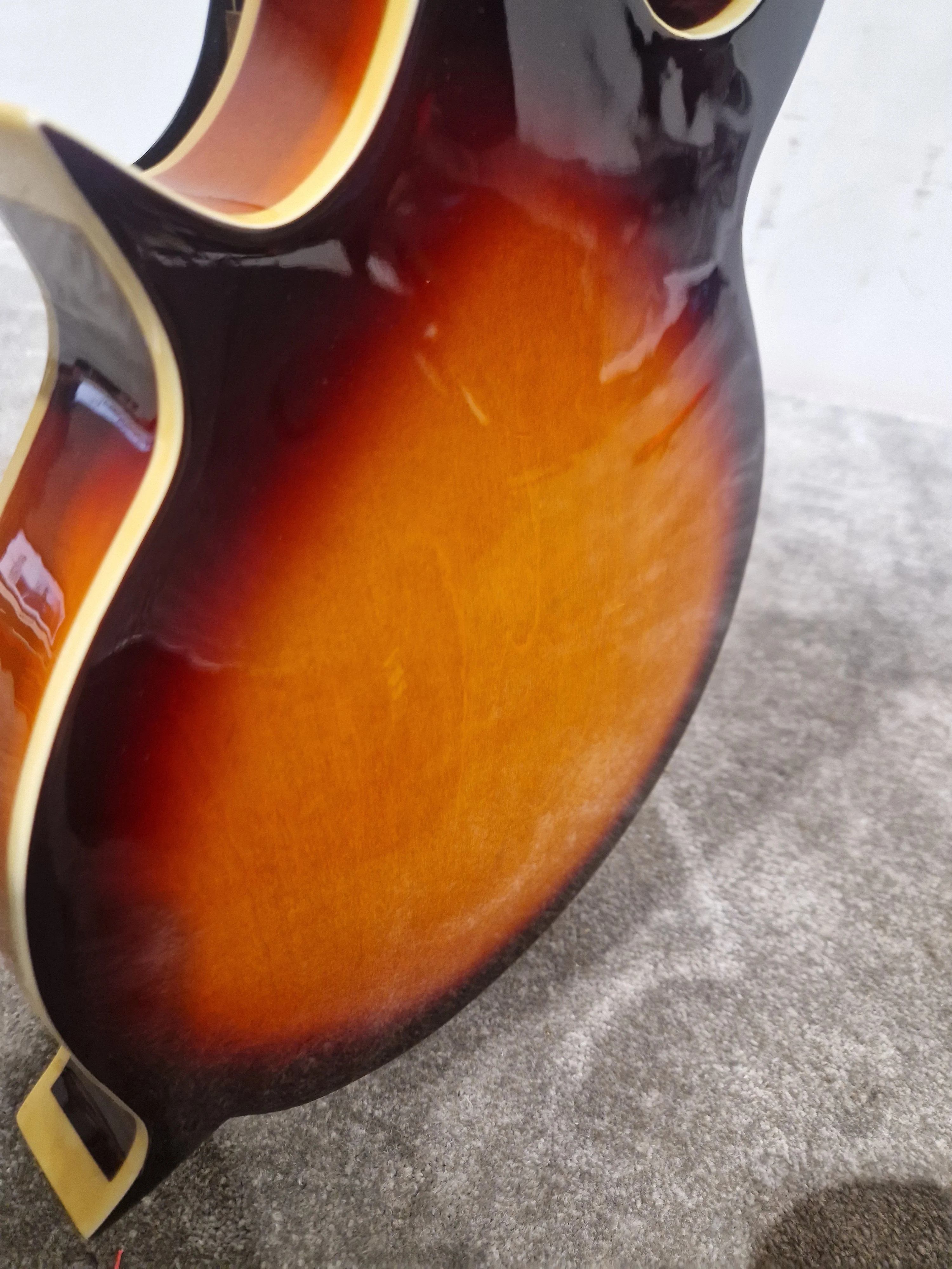 Vintage VFM300F - Mandolin - Sunburst - Excellent w/ Hard Case - Image 13