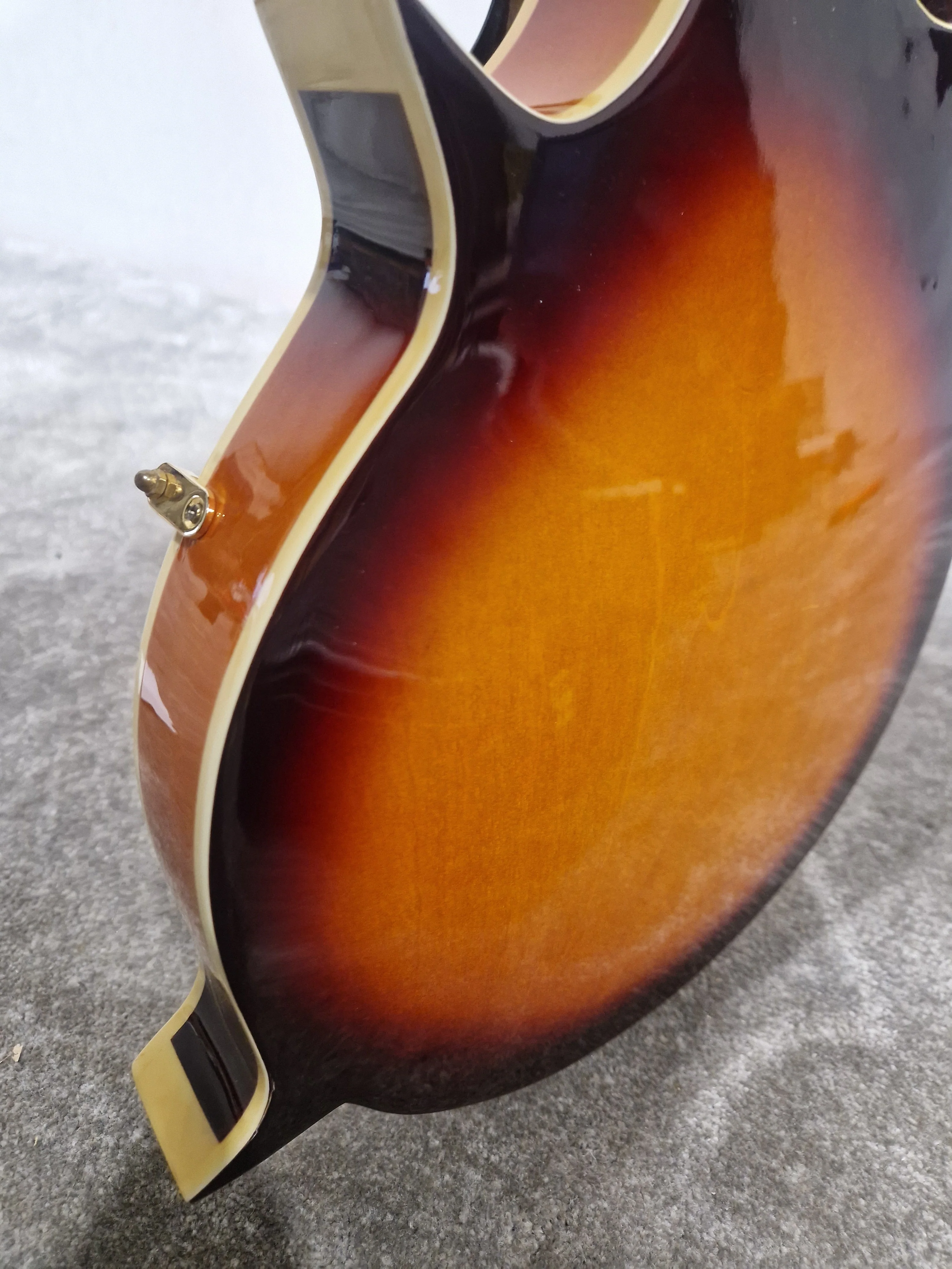 Vintage VFM300F - Mandolin - Sunburst - Excellent w/ Hard Case - Image 16