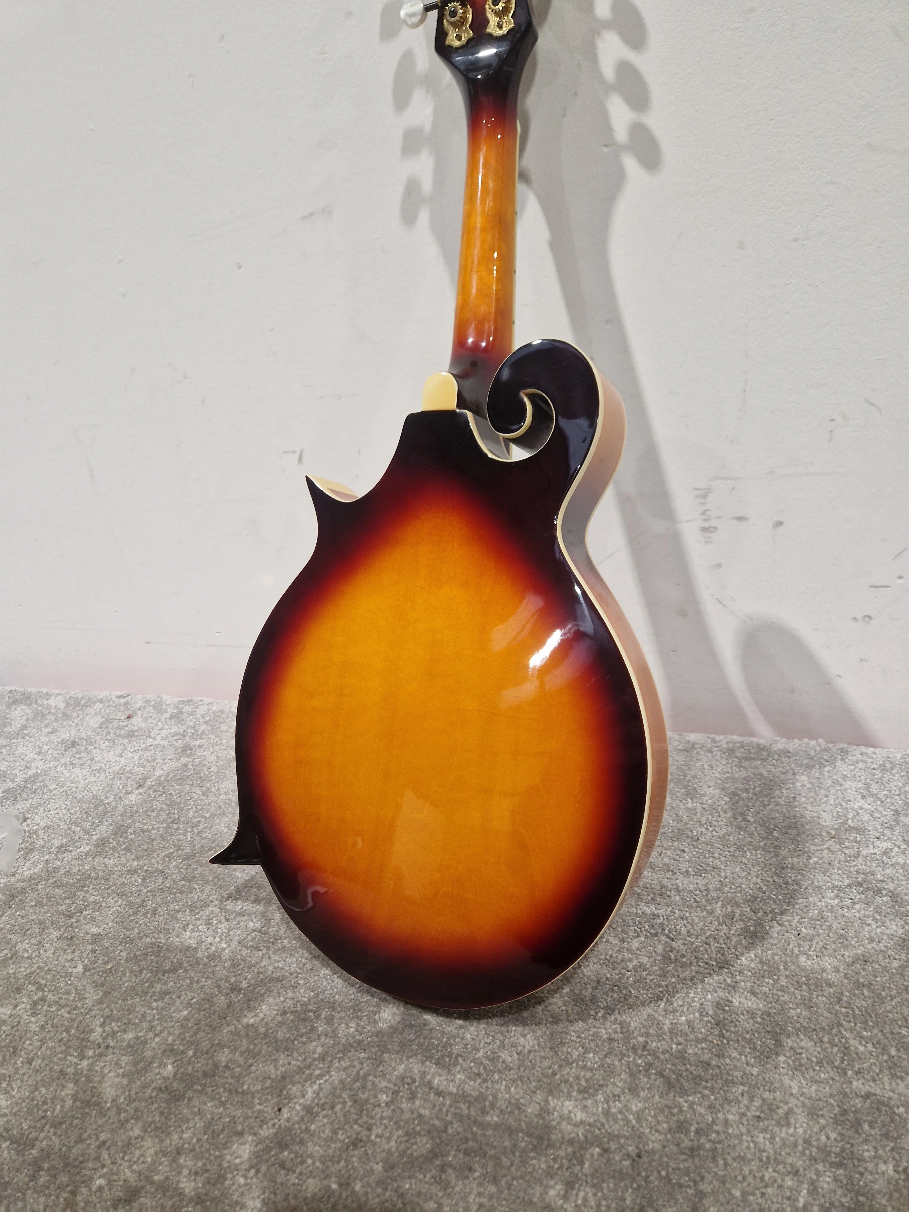 Vintage VFM300F - Mandolin - Sunburst - Excellent w/ Hard Case - Image 18